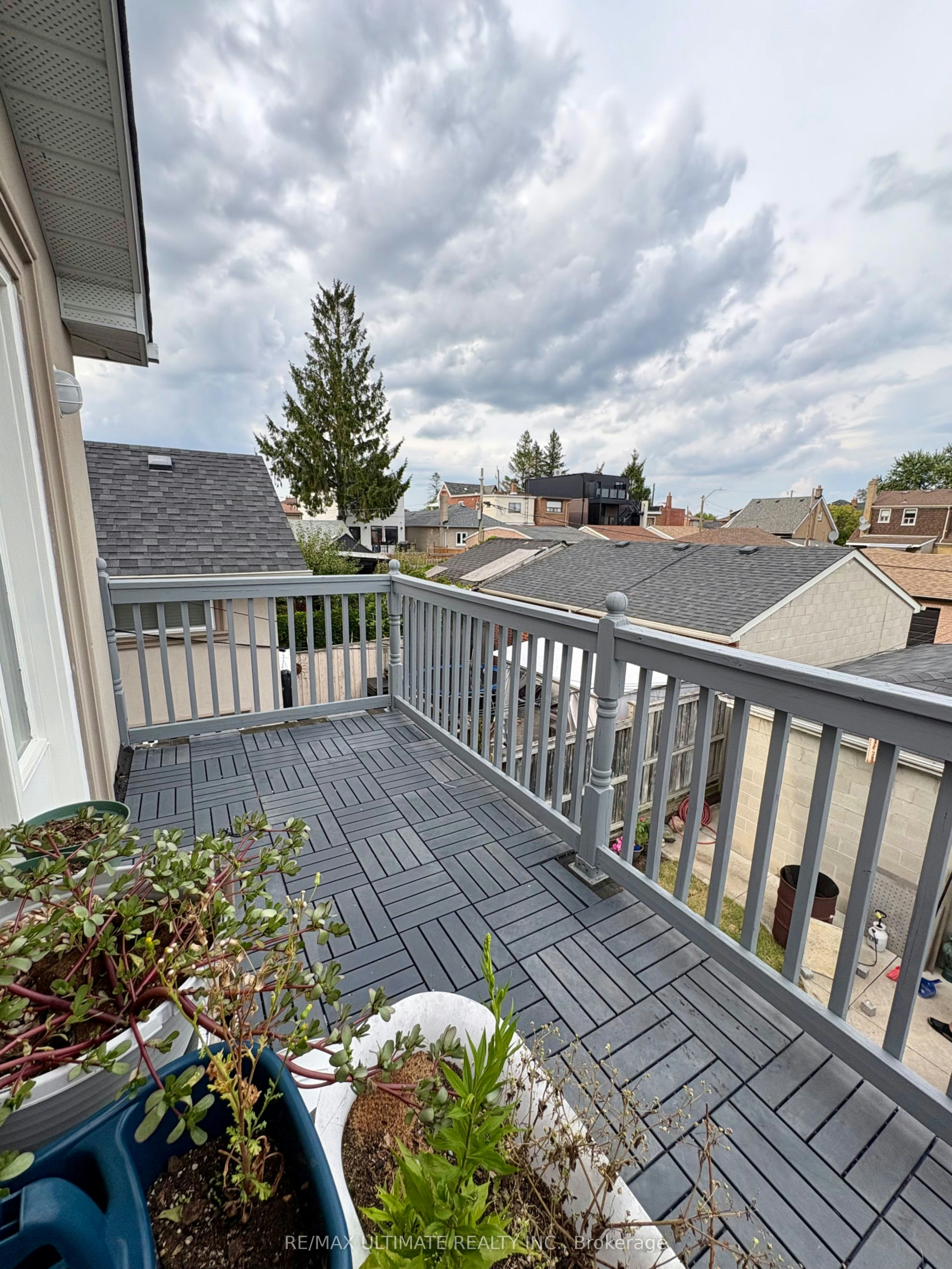 2nd Floor-315 Harvie Avenue, Toronto, ON, M6E 4L2 - 14