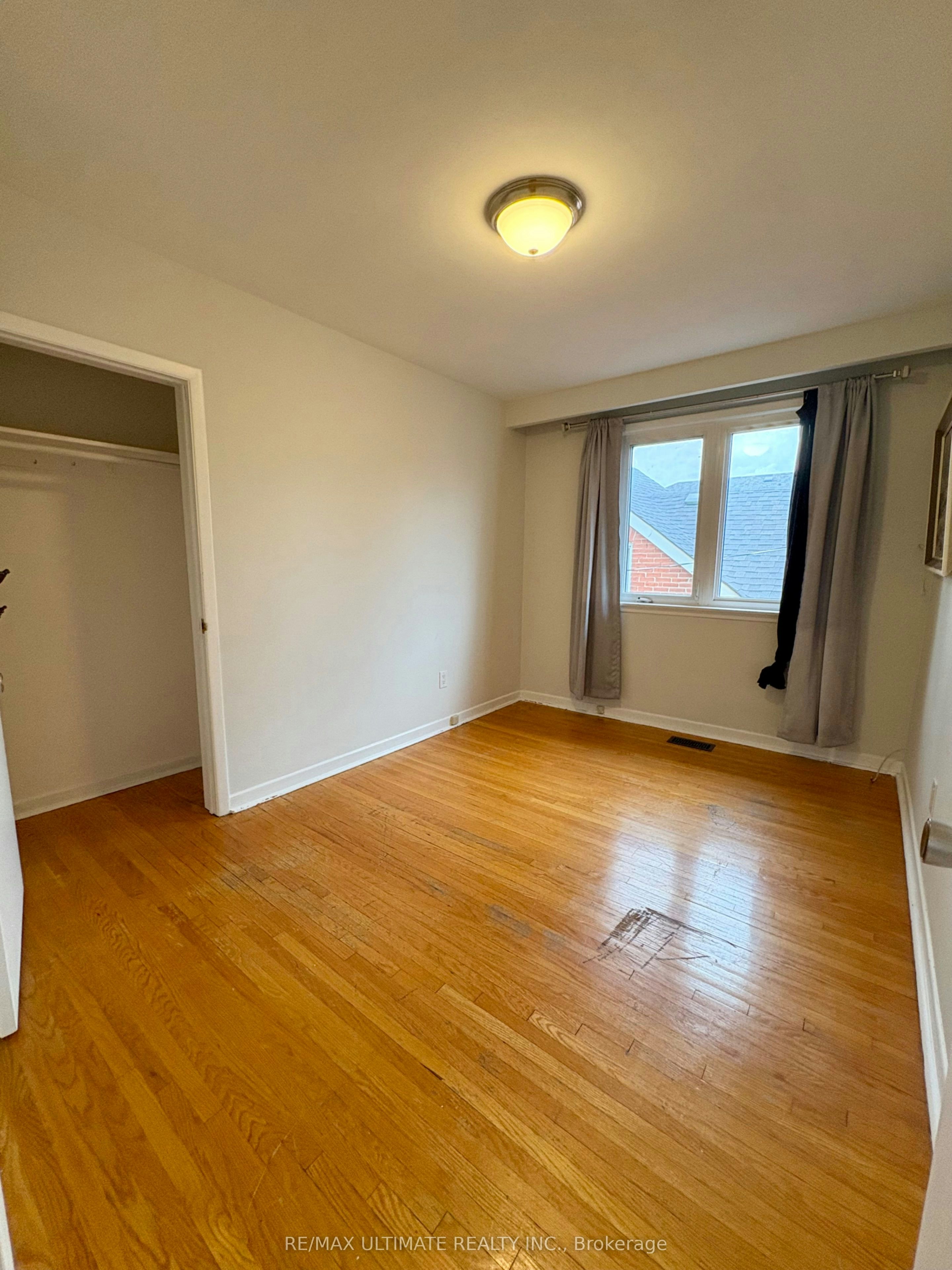 2nd Floor-315 Harvie Avenue, Toronto, ON, M6E 4L2 - 6