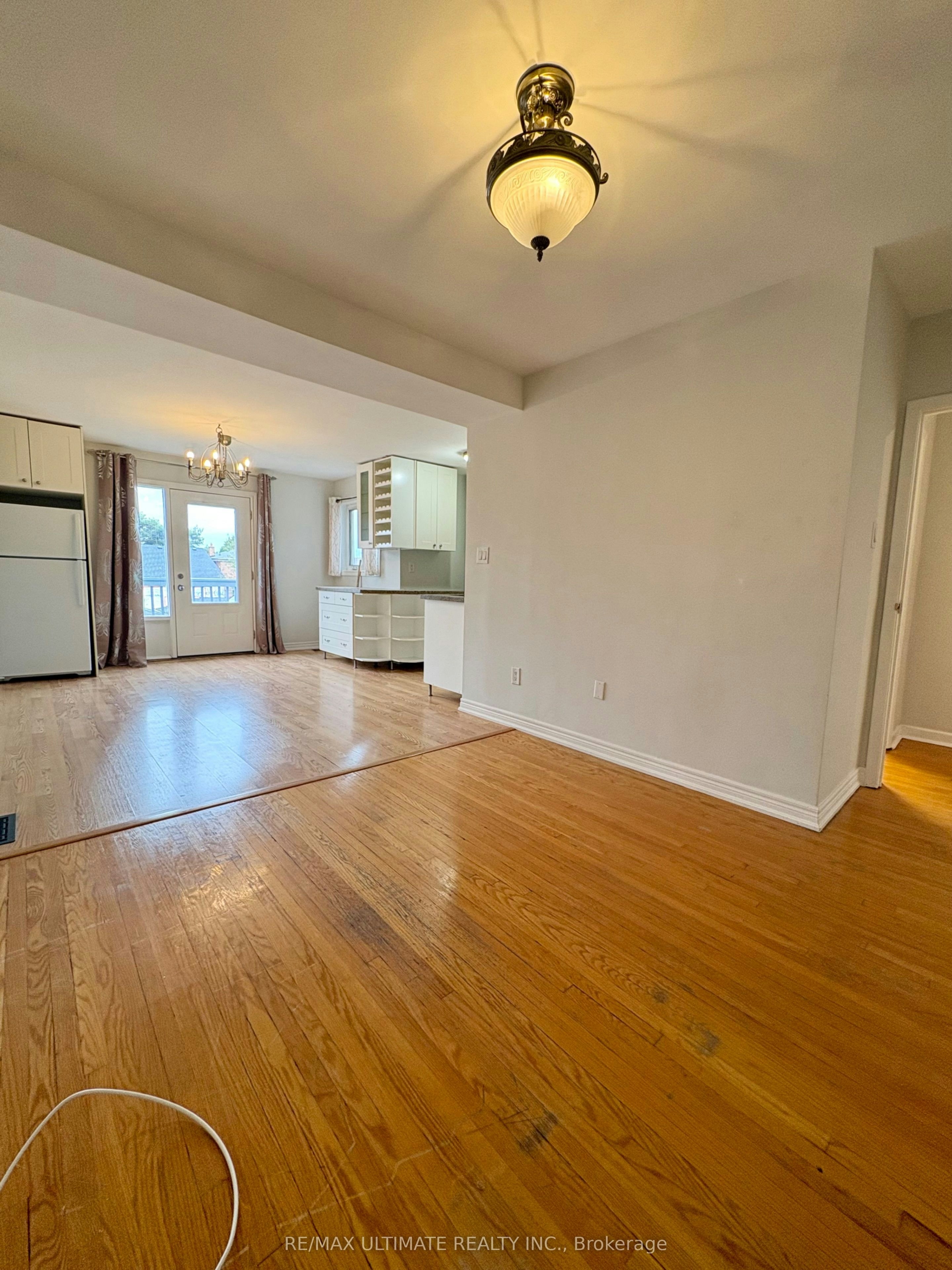 2nd Floor-315 Harvie Avenue, Toronto, ON, M6E 4L2 - 8