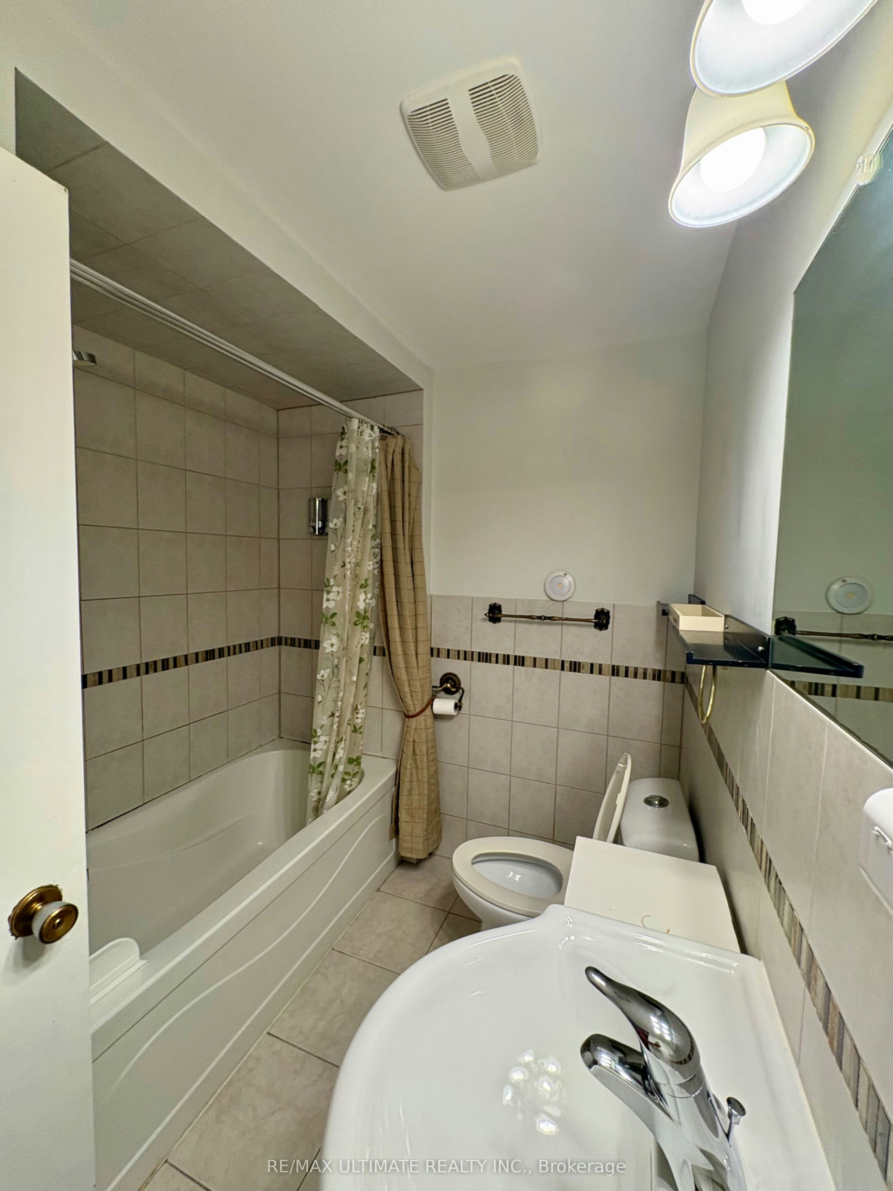 2nd Floor-315 Harvie Avenue, Toronto, ON, M6E 4L2 - 11