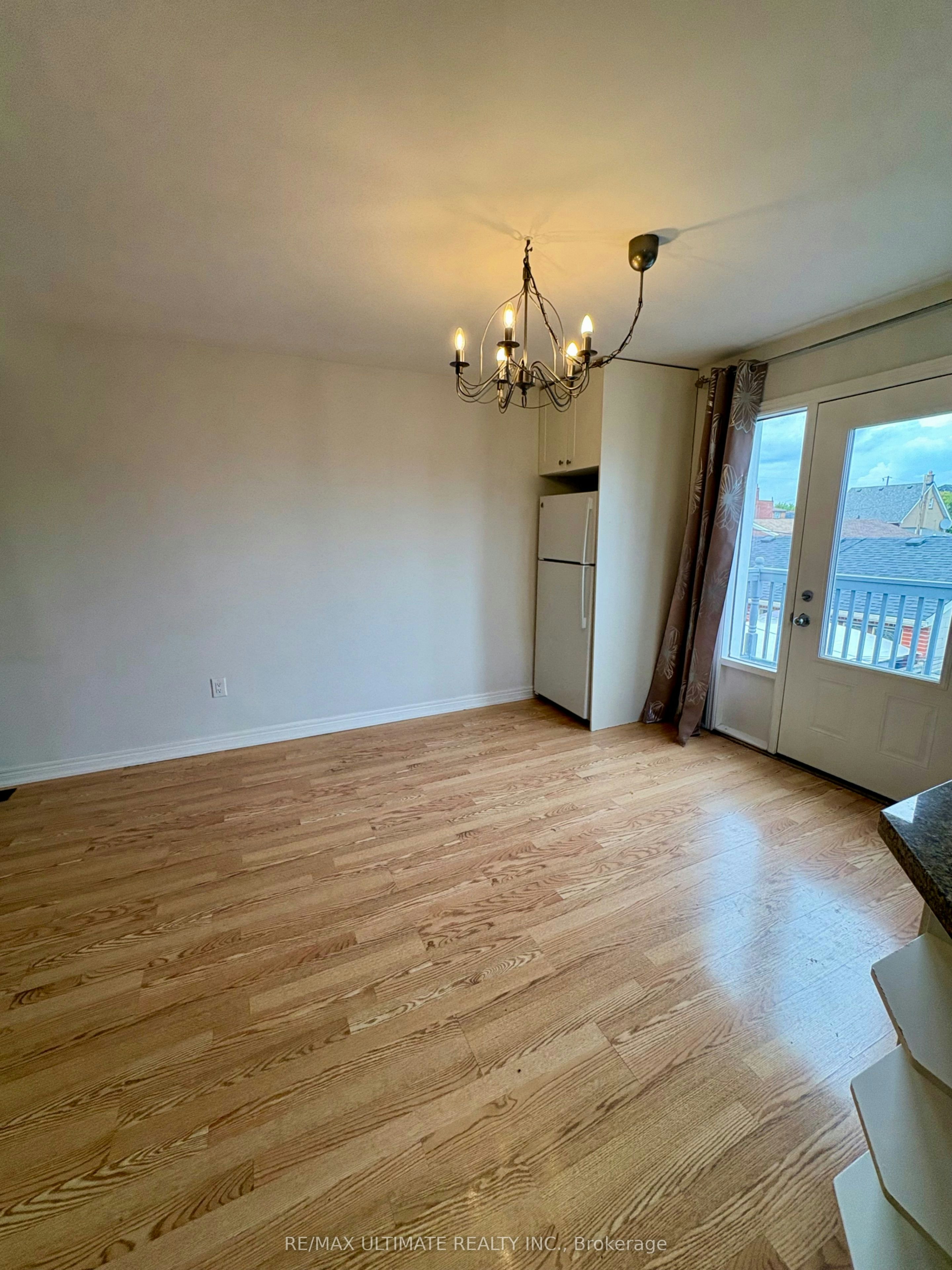 2nd Floor-315 Harvie Avenue, Toronto, ON, M6E 4L2 - 9