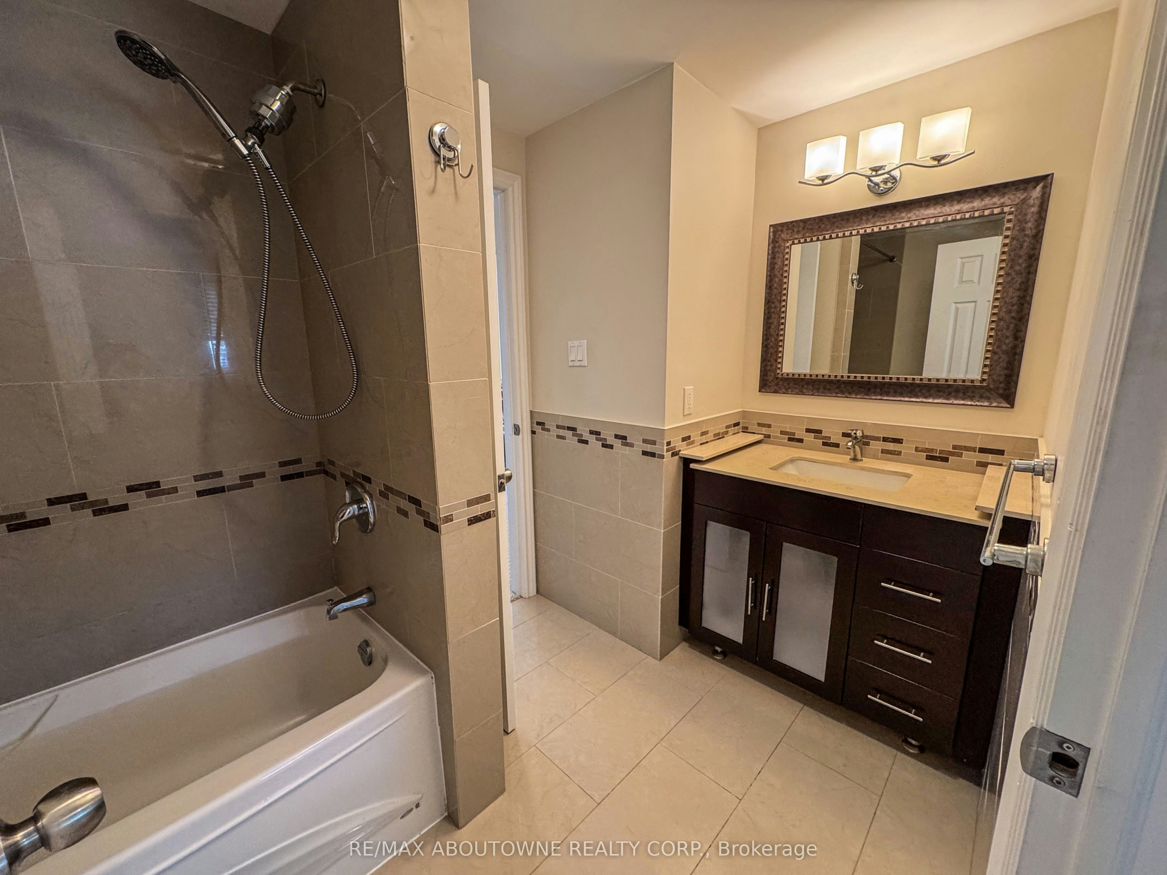 138-2440 Bromsgrove Road E, Mississauga, ON, L5J 4J7 - 17