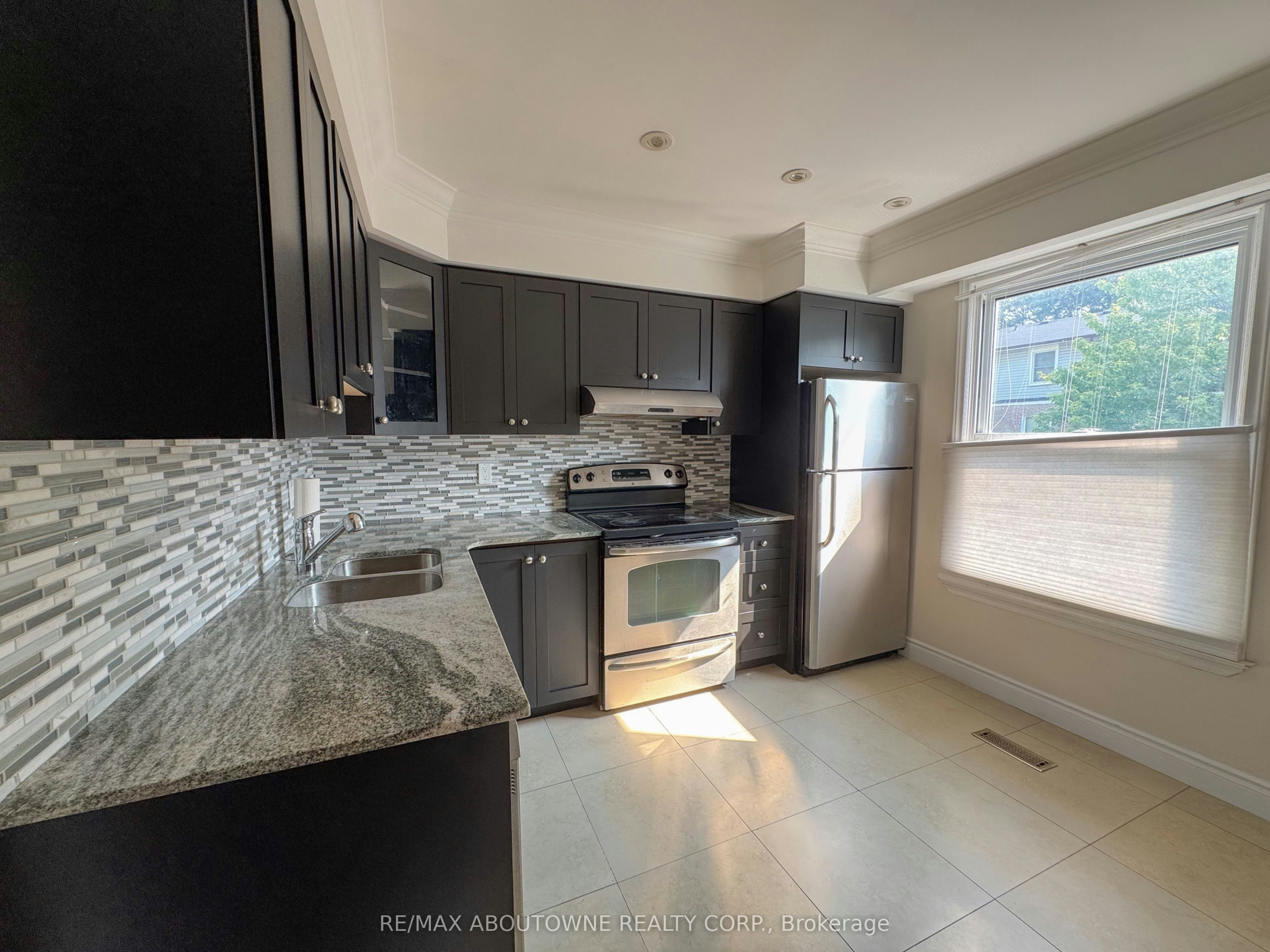 138-2440 Bromsgrove Road E, Mississauga, ON, L5J 4J7 - 2