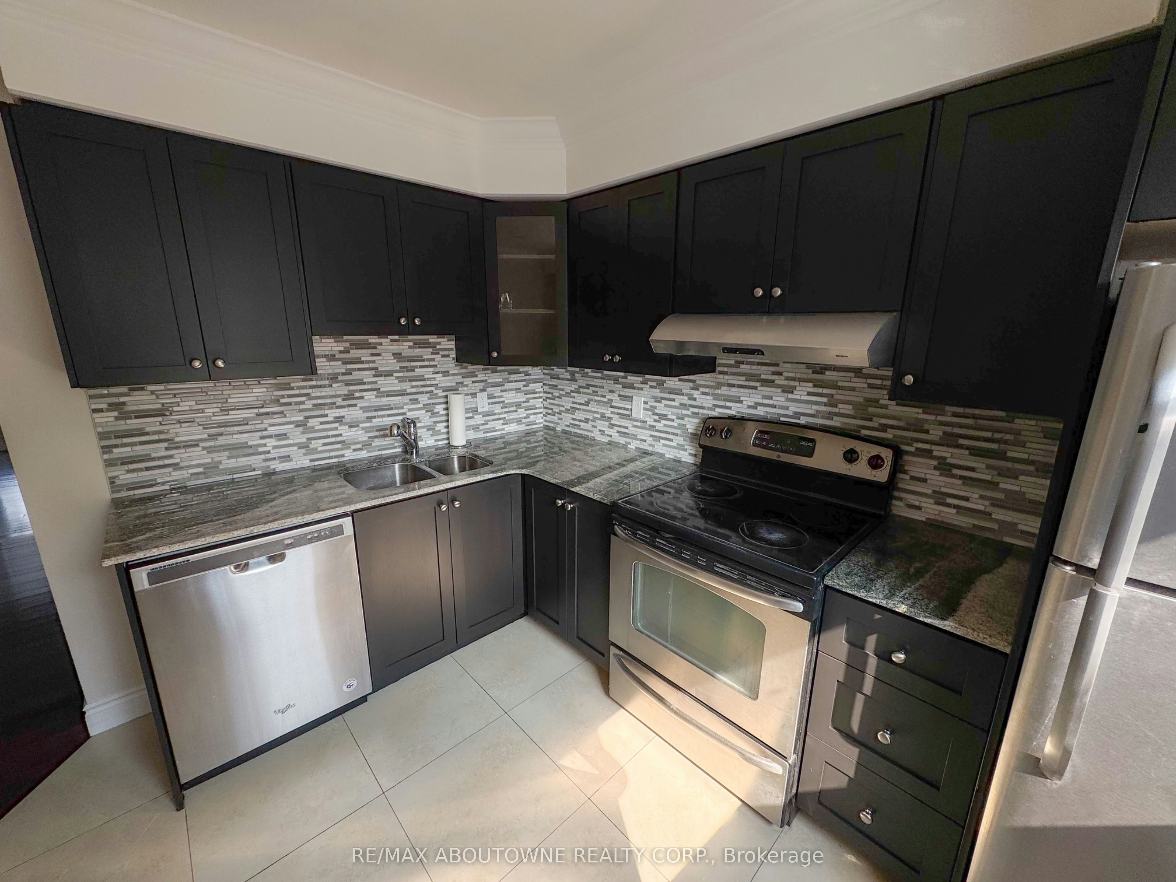 138-2440 Bromsgrove Road E, Mississauga, ON, L5J 4J7 - 3