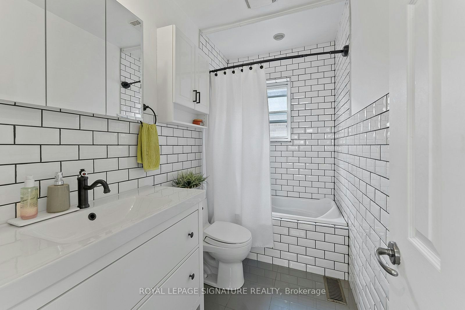 76 Foch Avenue, Toronto, ON, M8W 3X4 - 25