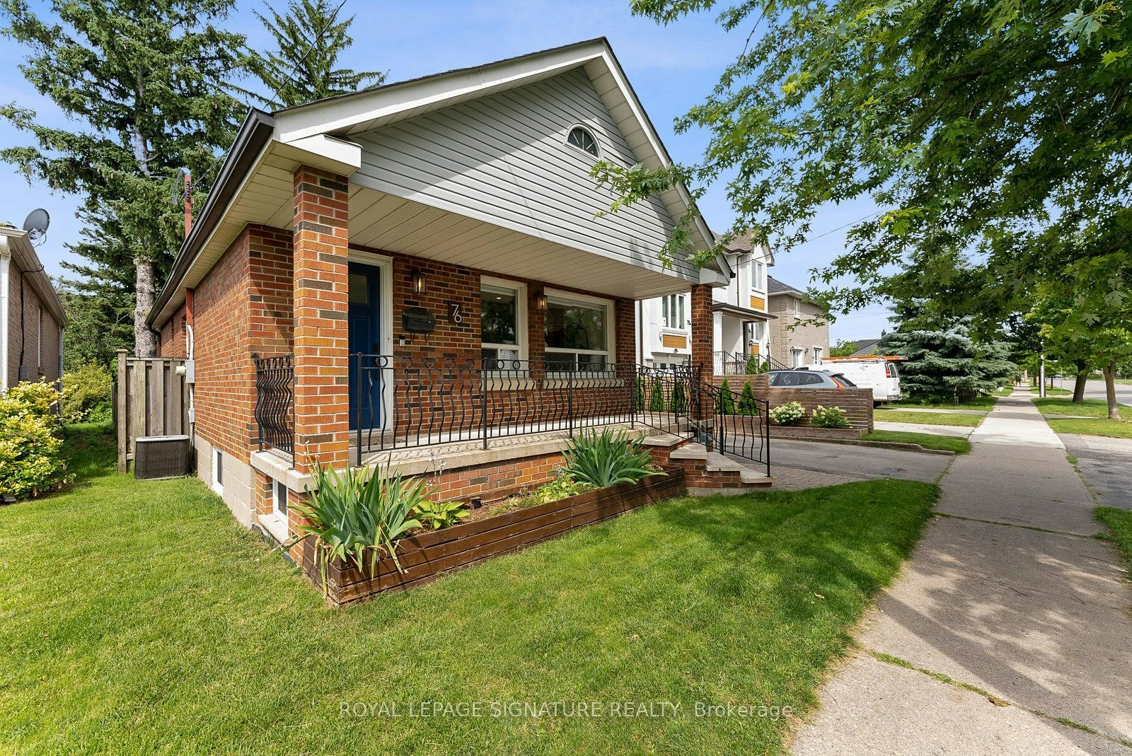 76 Foch Avenue, Toronto, ON, M8W 3X4 - 3