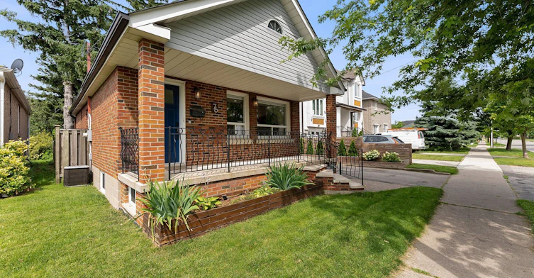 76 Foch Avenue, Toronto, ON, M8W 3X4 - 3