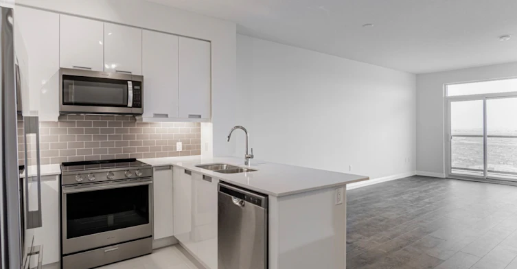 3211-35 Watergarden Drive, Mississauga, ON, L5R 0G8 - 4