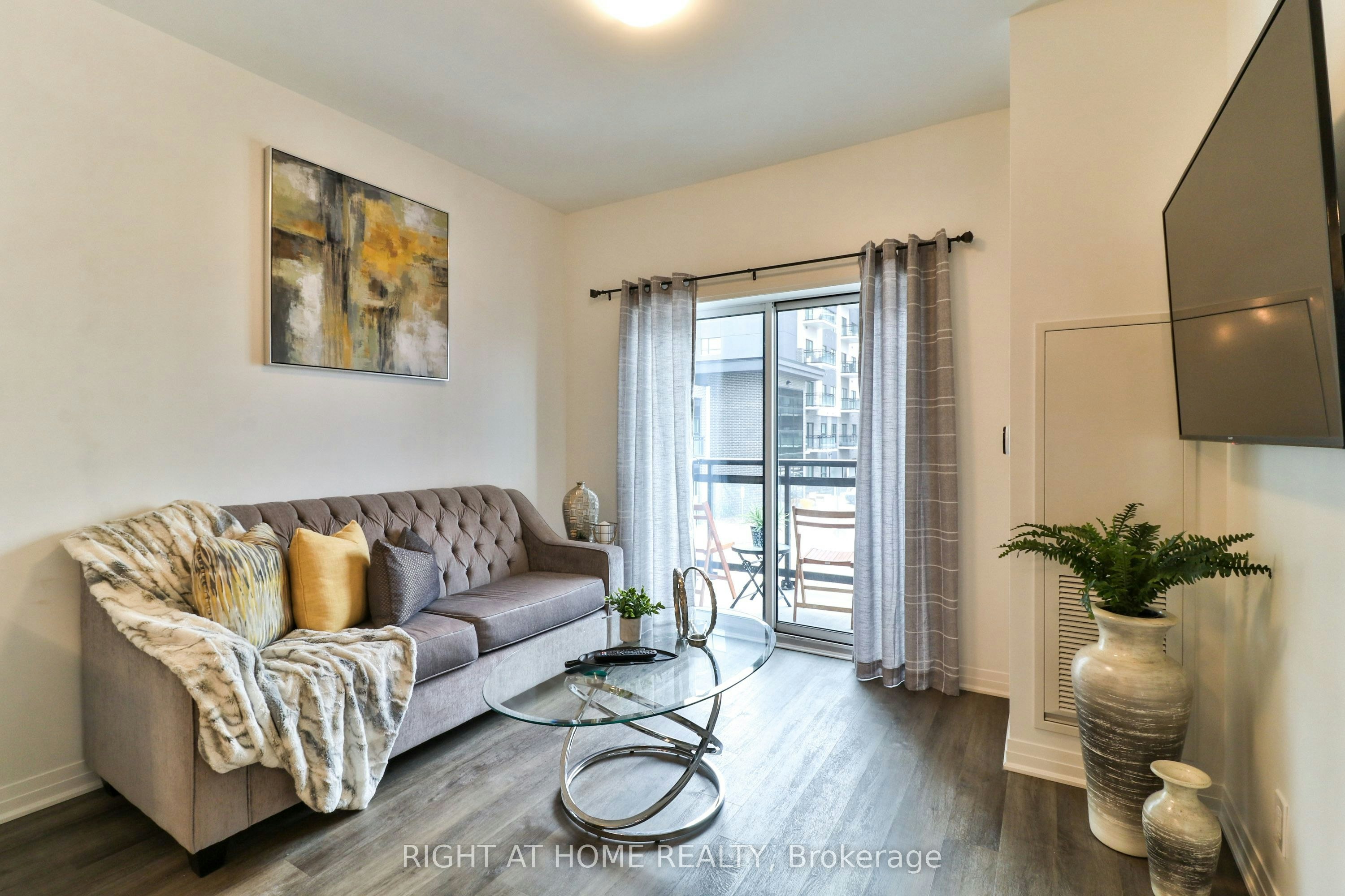 202-102 Grovewood Common, Oakville, ON, L6H 0X2 - 5