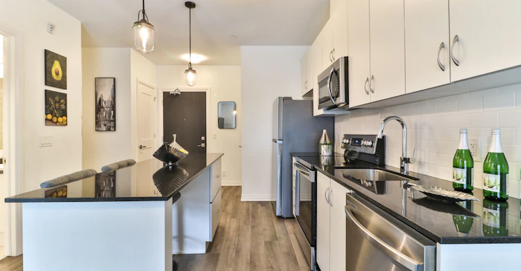 202-102 Grovewood Common, Oakville, ON, L6H 0X2 - 3