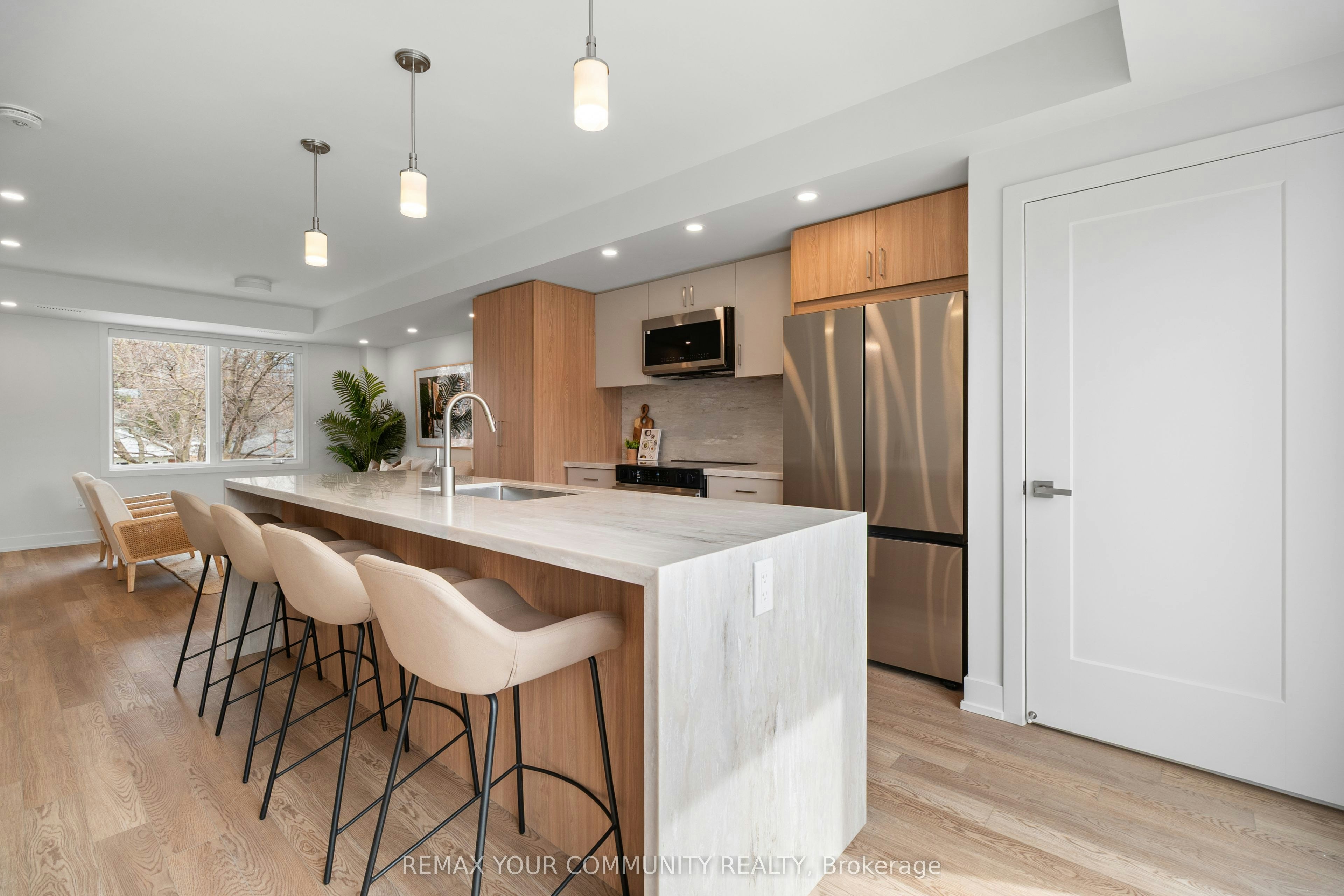 3-34 Poplar Avenue, Toronto, ON, M9B 3R4 - 4