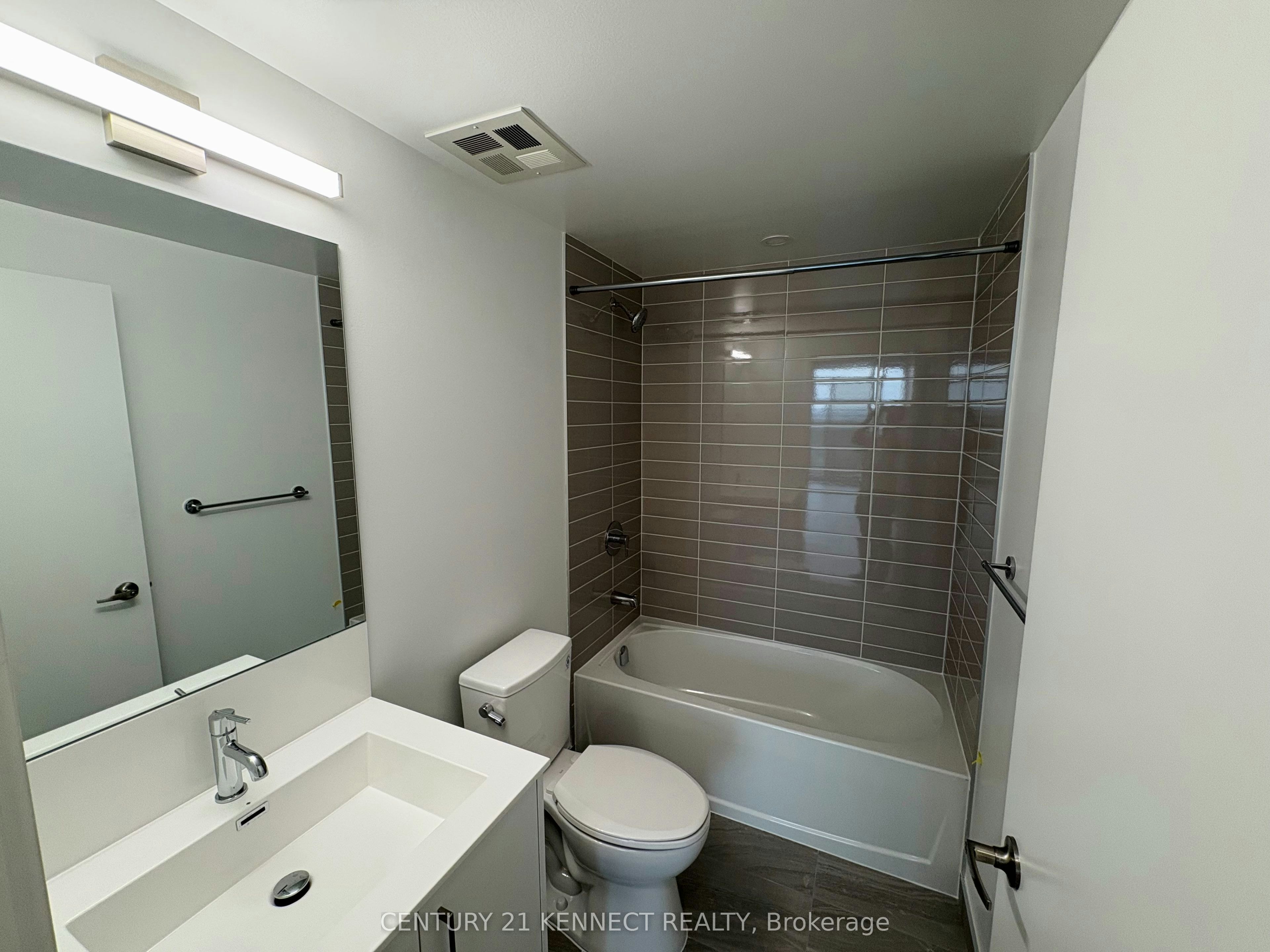 1820-4010 Eglinton Avenue W, Toronto, ON, M9A 0G5 - 8