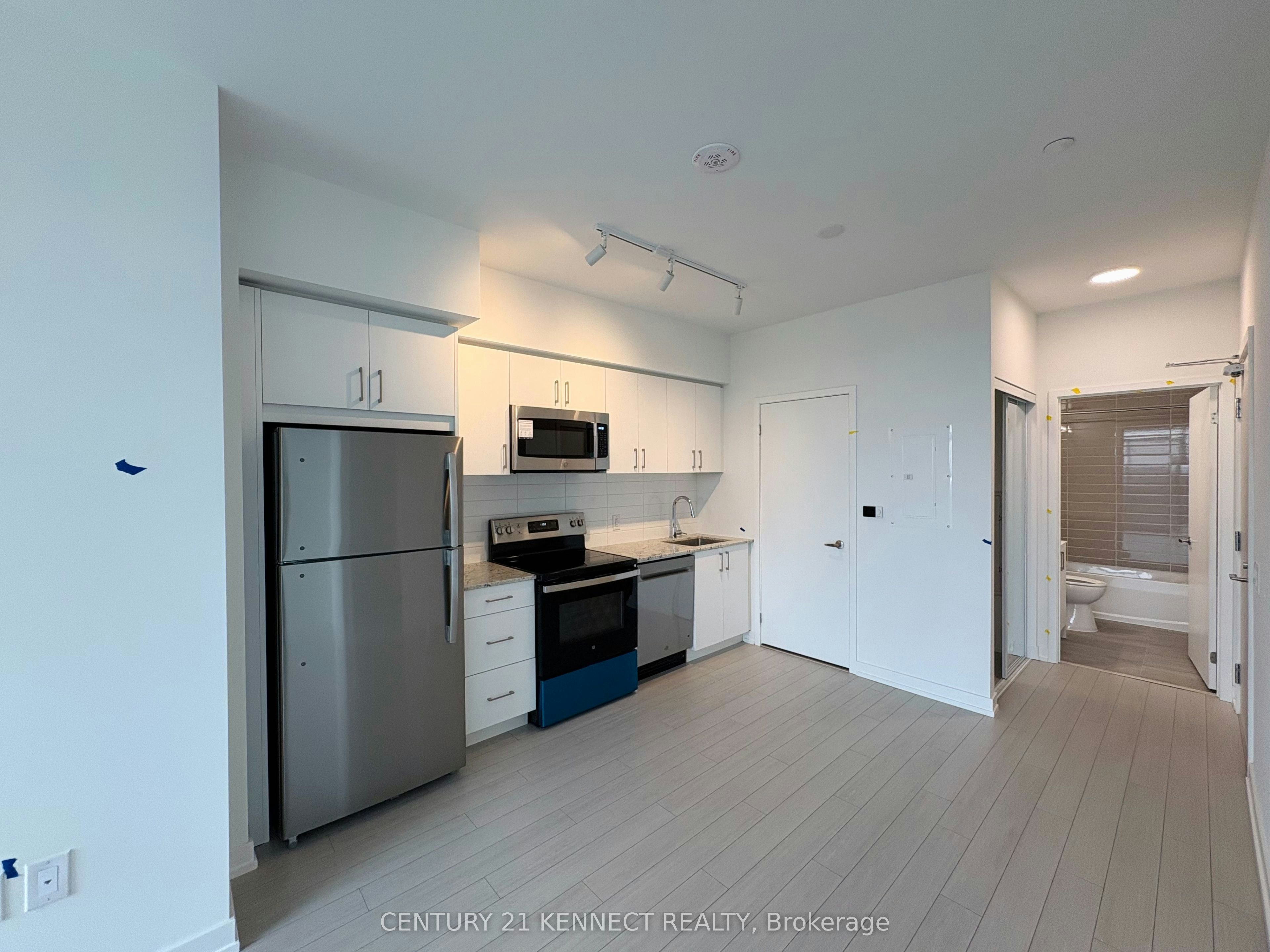 1820-4010 Eglinton Avenue W, Toronto, ON, M9A 0G5 - 3