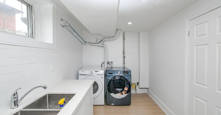 Upper-114 Wincott Drive, Toronto, ON, M9P 2P6 - 6