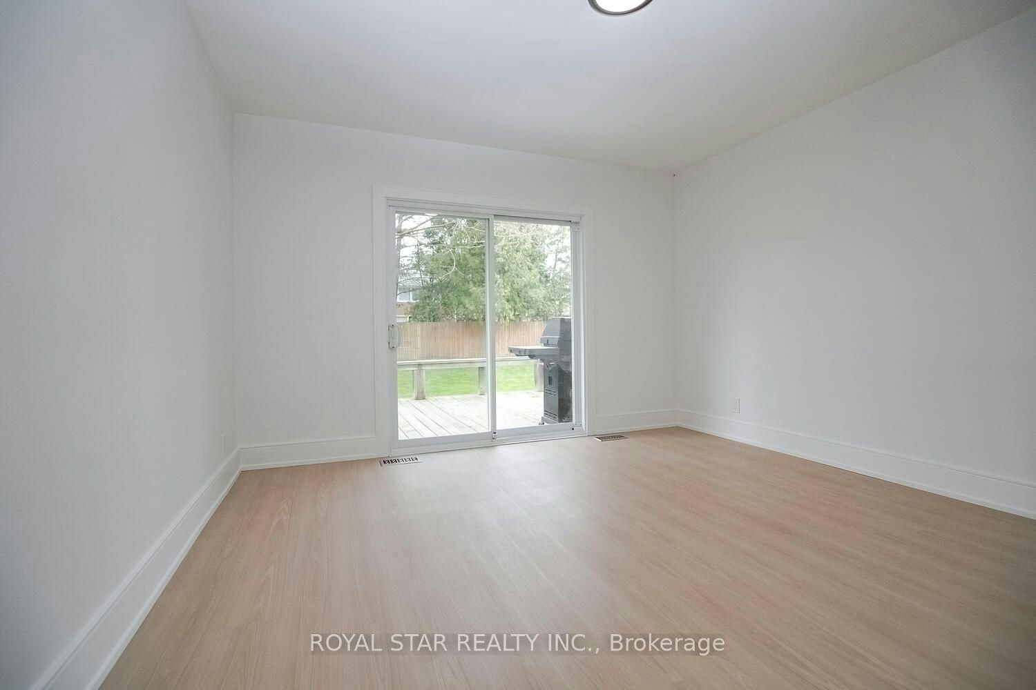 Upper-114 Wincott Drive, Toronto, ON, M9P 2P6 - 13