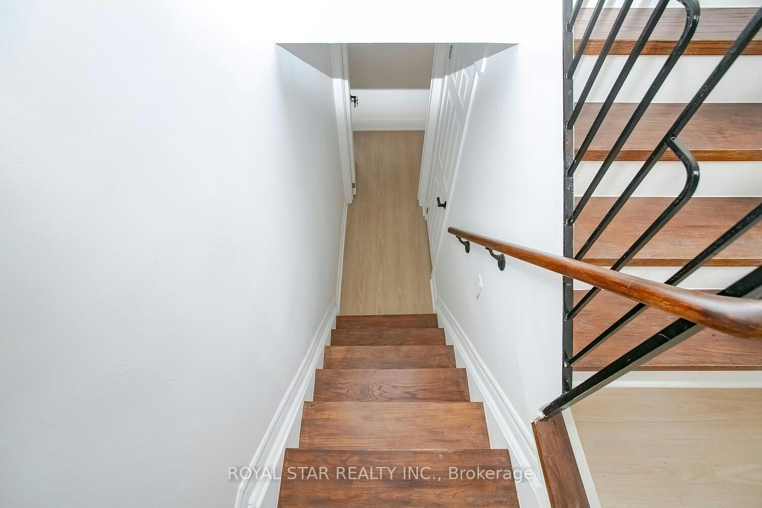 Upper-114 Wincott Drive, Toronto, ON, M9P 2P6 - 2
