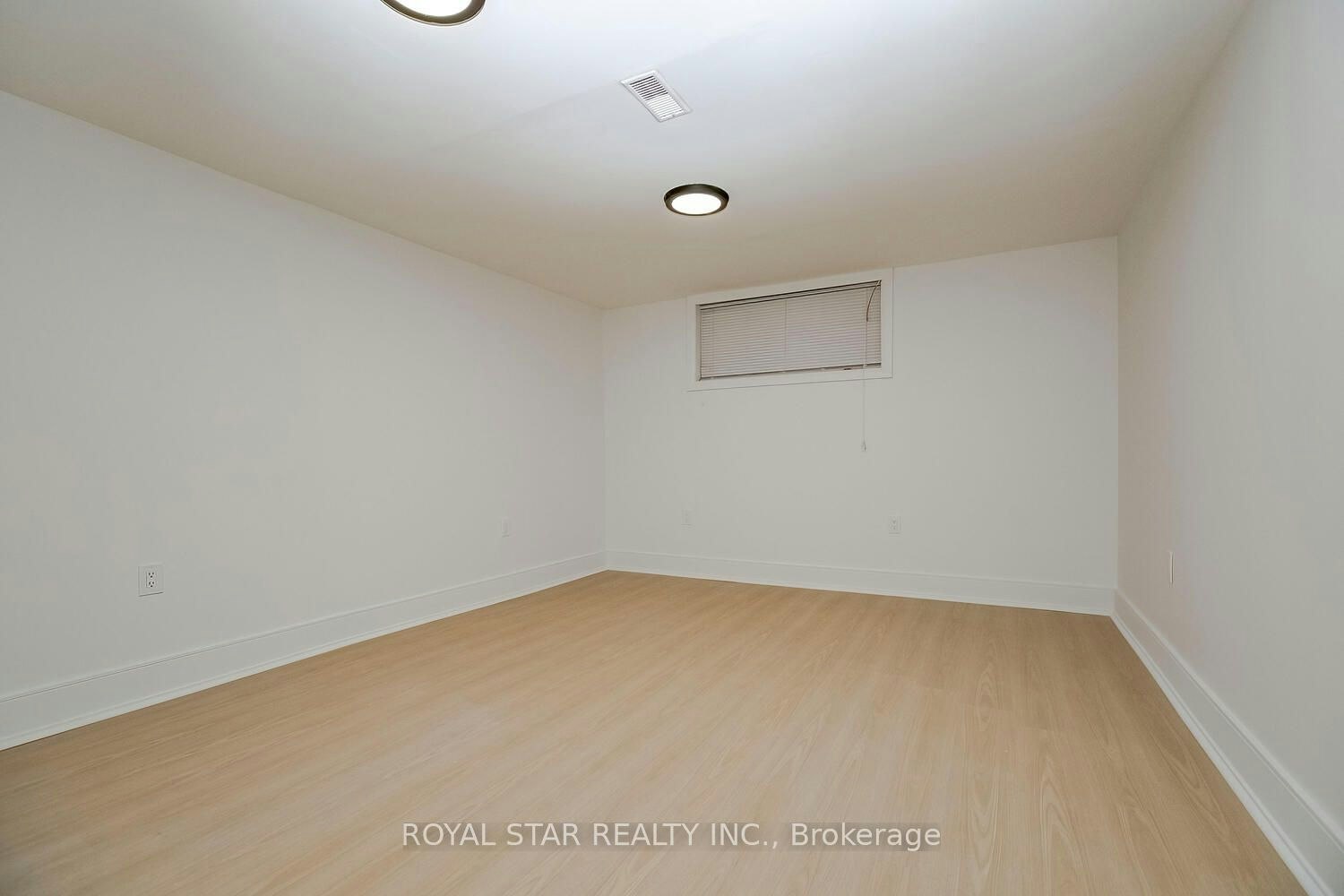 Upper-114 Wincott Drive, Toronto, ON, M9P 2P6 - 8