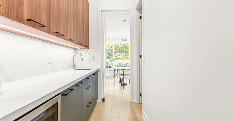 24 Twenty First Street, Toronto, ON, M8V 3L7 - 15
