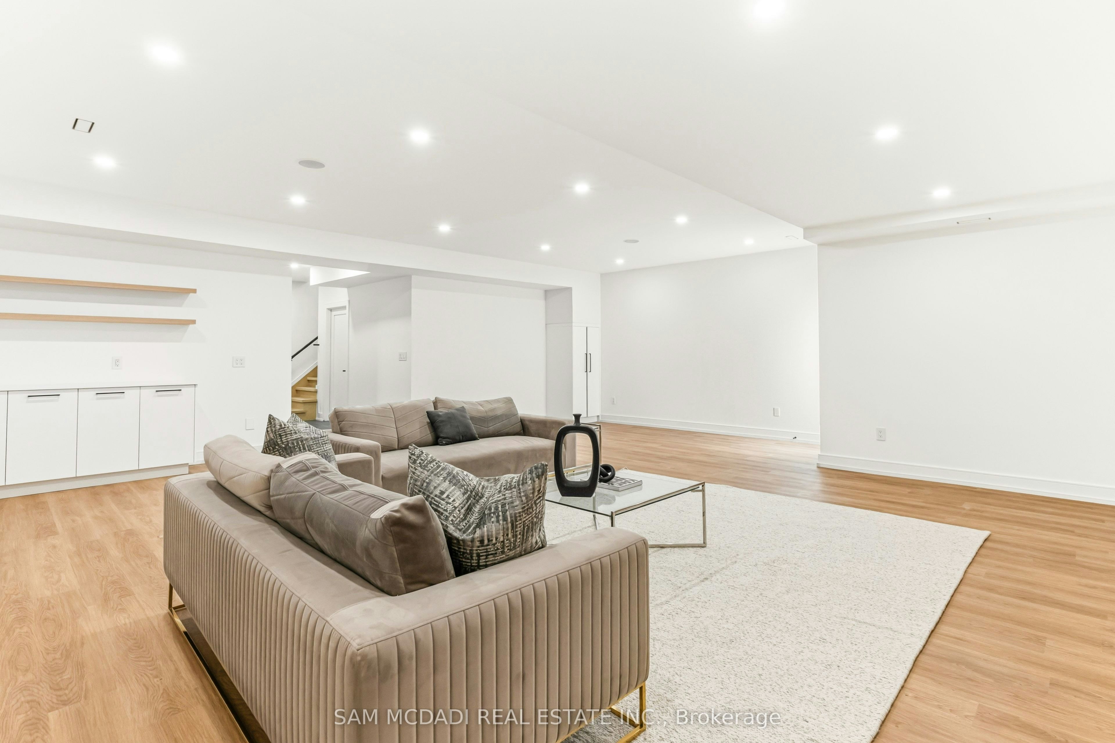 24 Twenty First Street, Toronto, ON, M8V 3L7 - 30