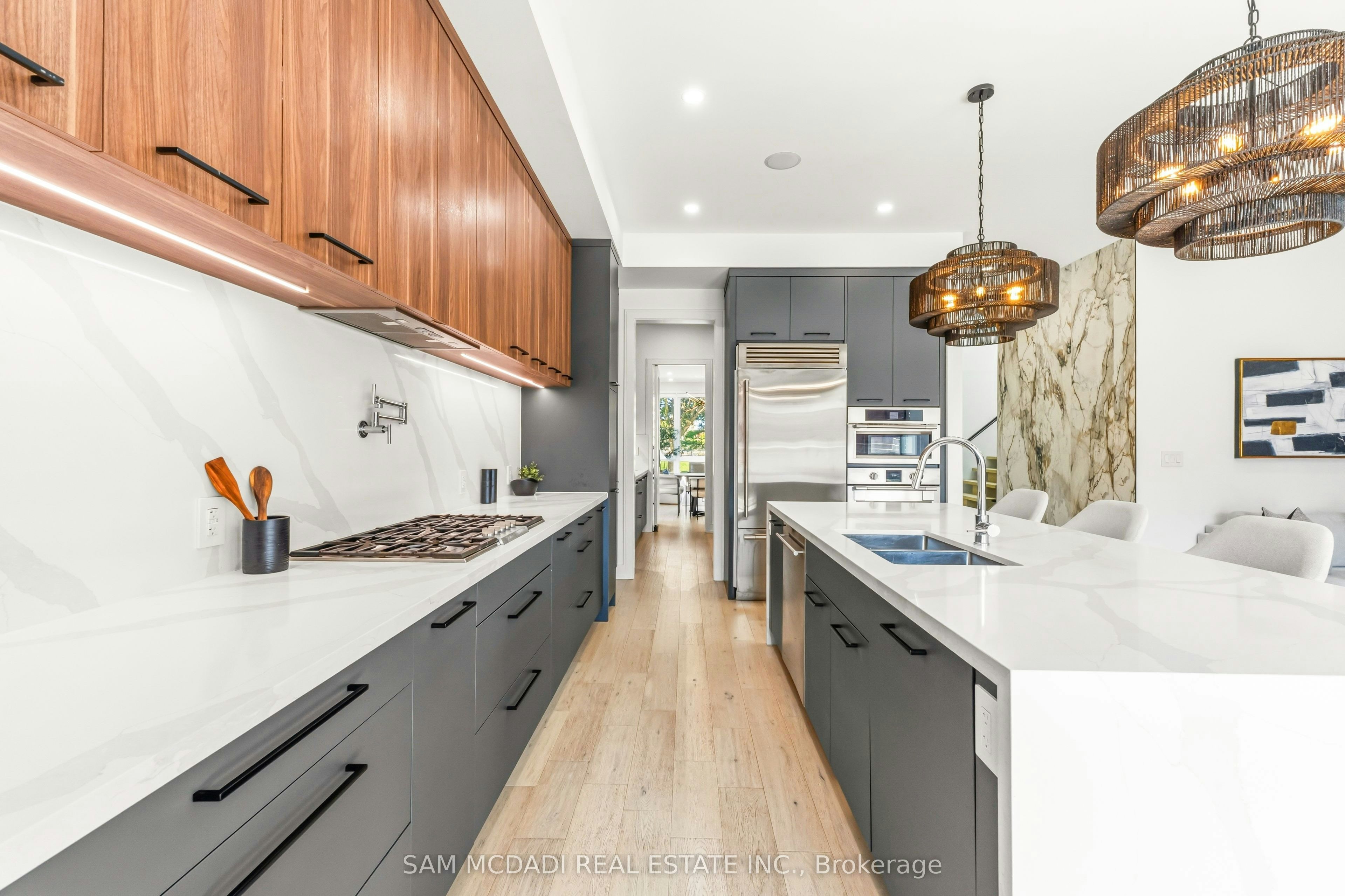 24 Twenty First Street, Toronto, ON, M8V 3L7 - 11
