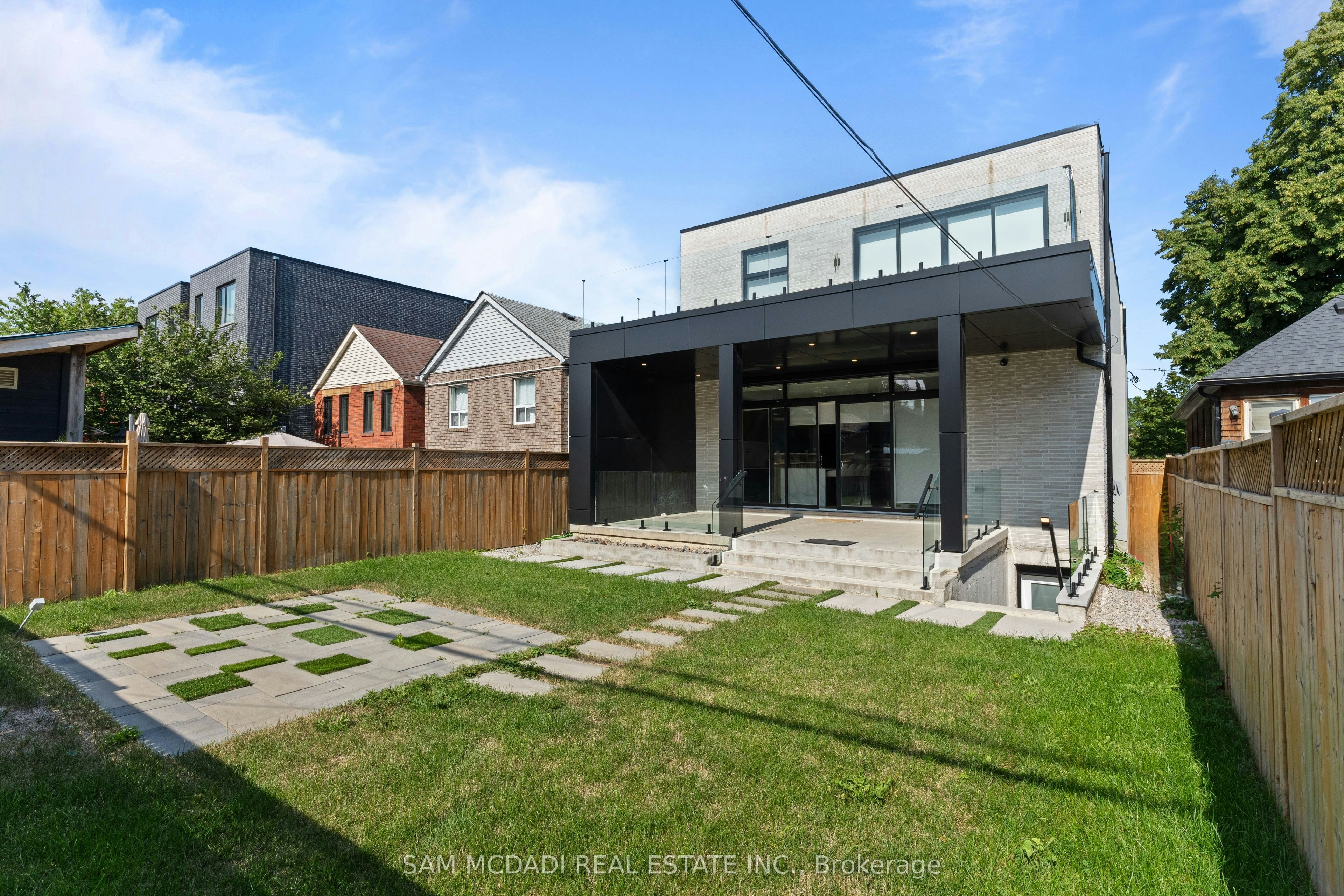 24 Twenty First Street, Toronto, ON, M8V 3L7 - 36