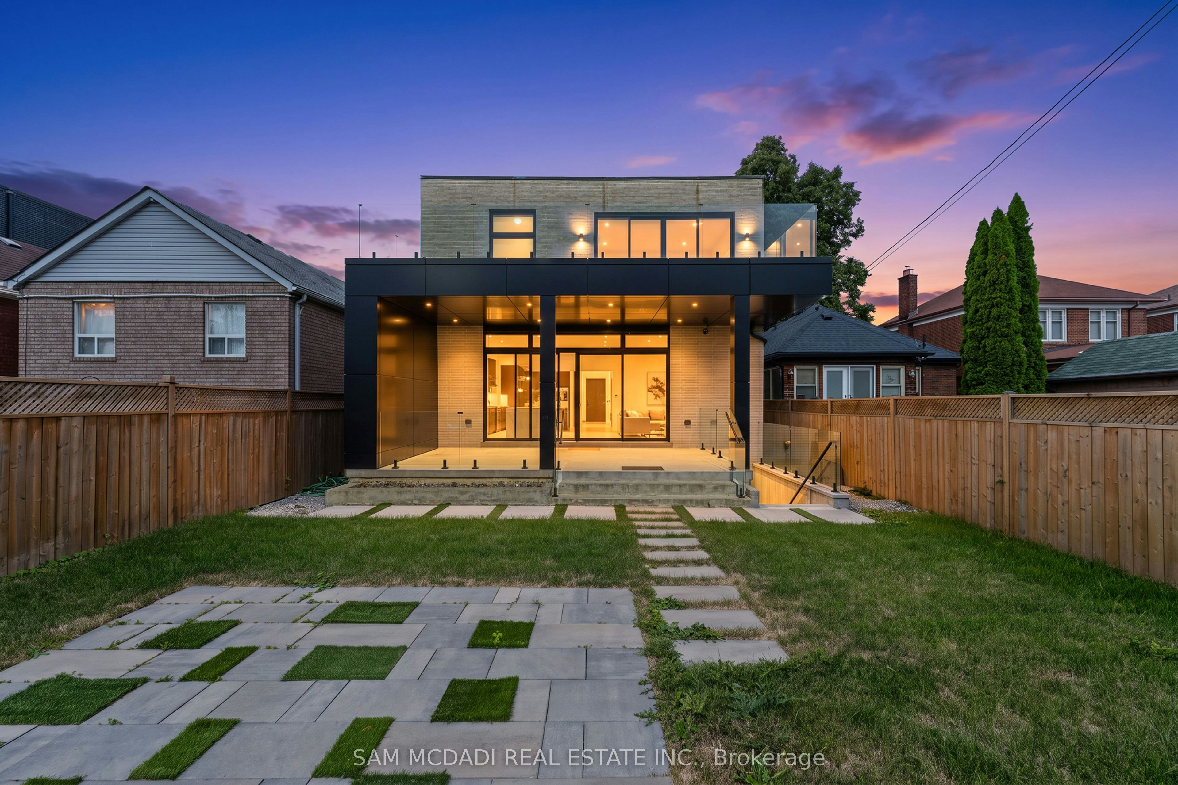 24 Twenty First Street, Toronto, ON, M8V 3L7 - 35