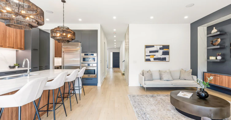 24 Twenty First Street, Toronto, ON, M8V 3L7 - 10
