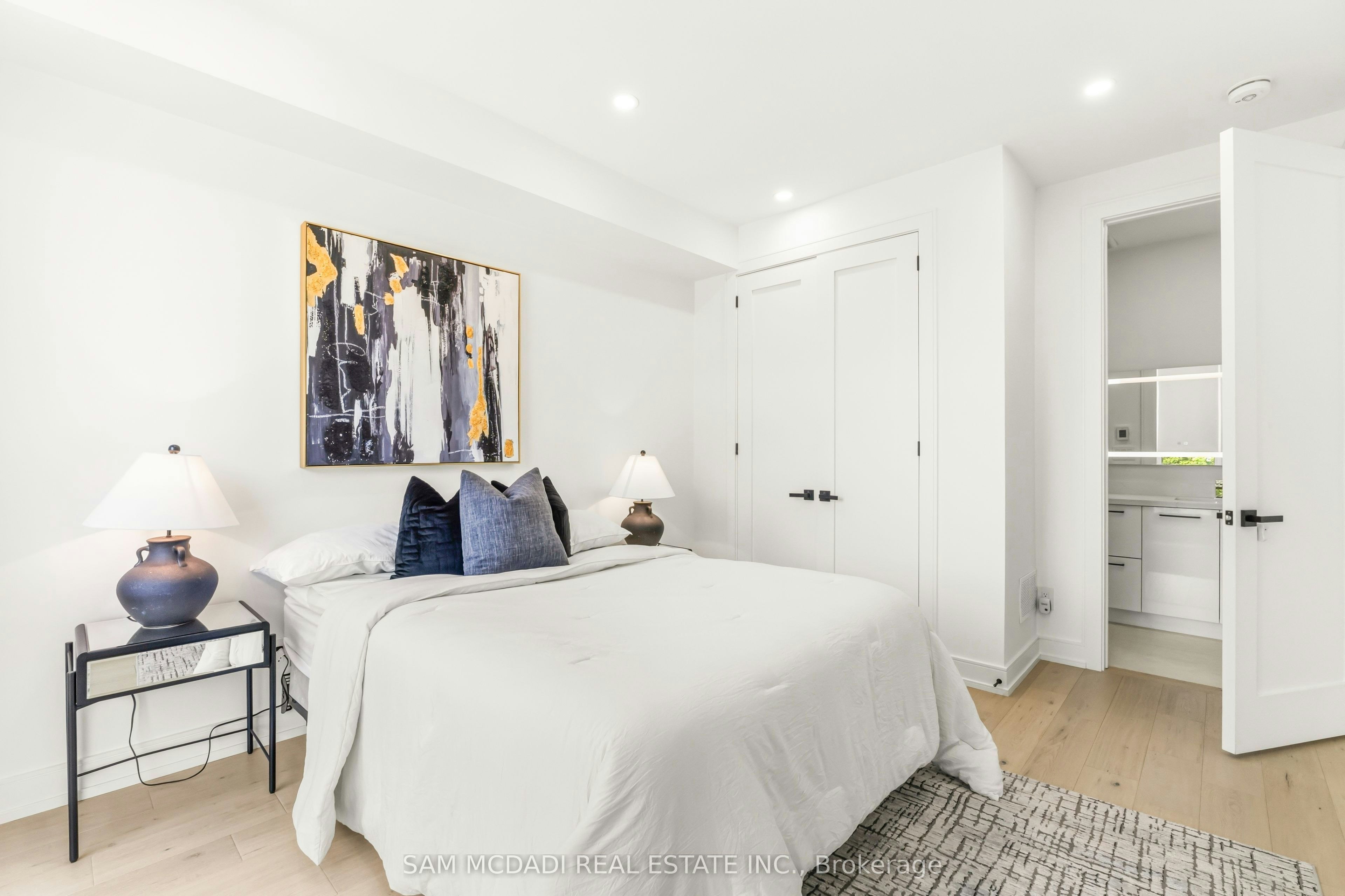 24 Twenty First Street, Toronto, ON, M8V 3L7 - 26