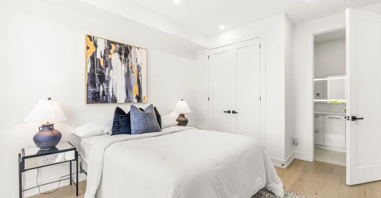 24 Twenty First Street, Toronto, ON, M8V 3L7 - 26