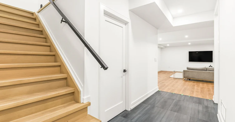 24 Twenty First Street, Toronto, ON, M8V 3L7 - 28