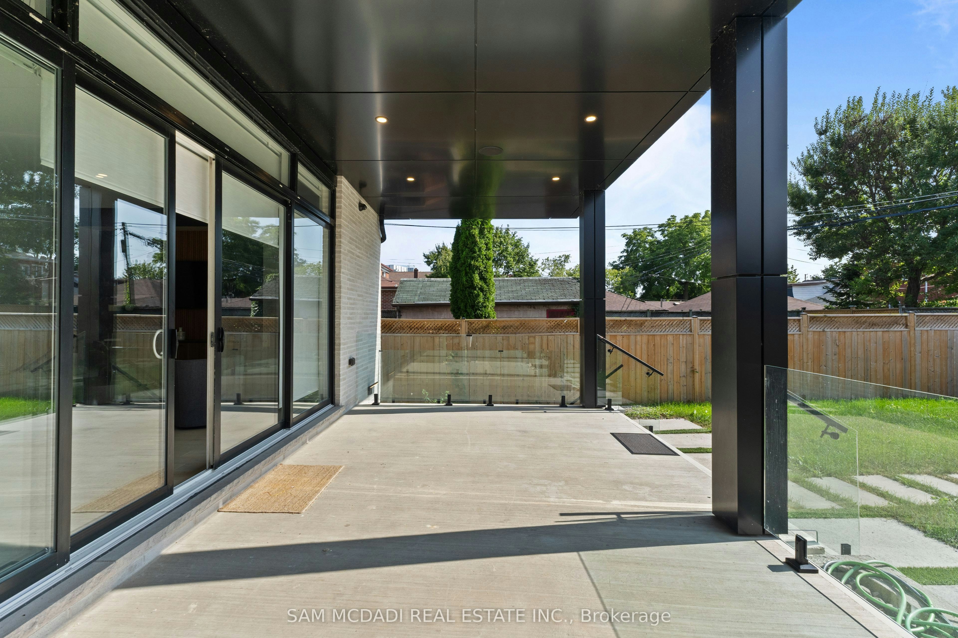 24 Twenty First Street, Toronto, ON, M8V 3L7 - 37