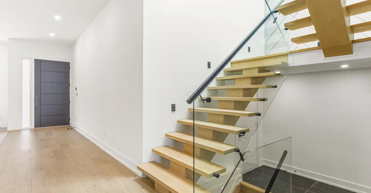 24 Twenty First Street, Toronto, ON, M8V 3L7 - 3