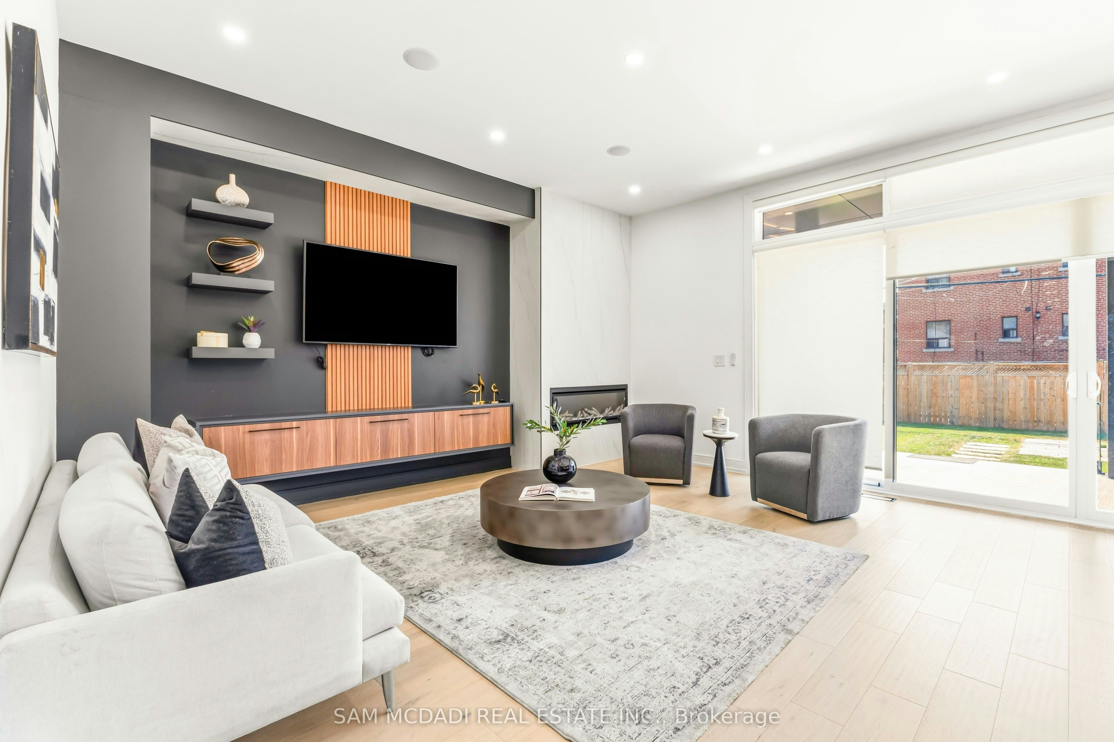 24 Twenty First Street, Toronto, ON, M8V 3L7 - 13