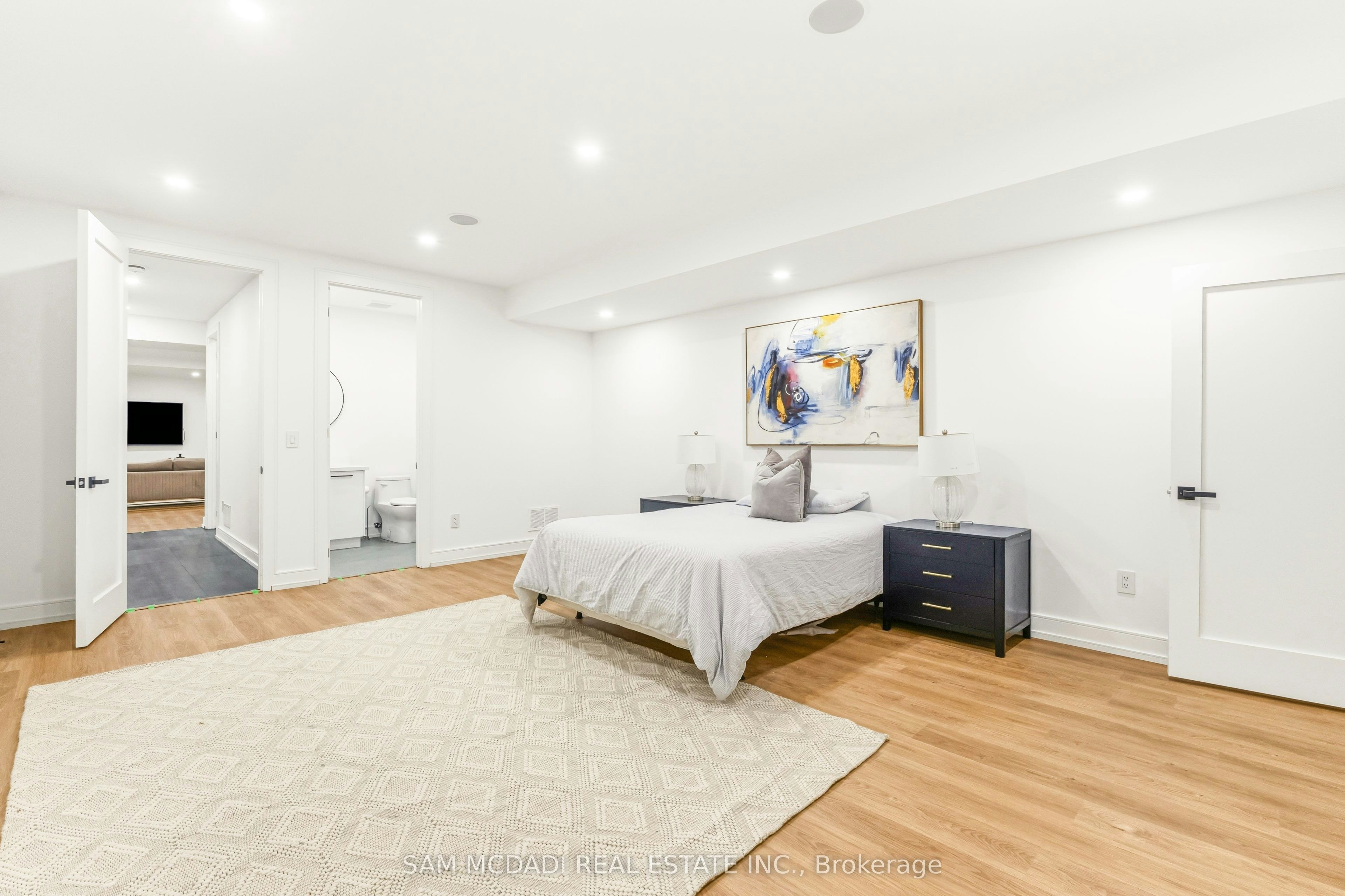 24 Twenty First Street, Toronto, ON, M8V 3L7 - 32