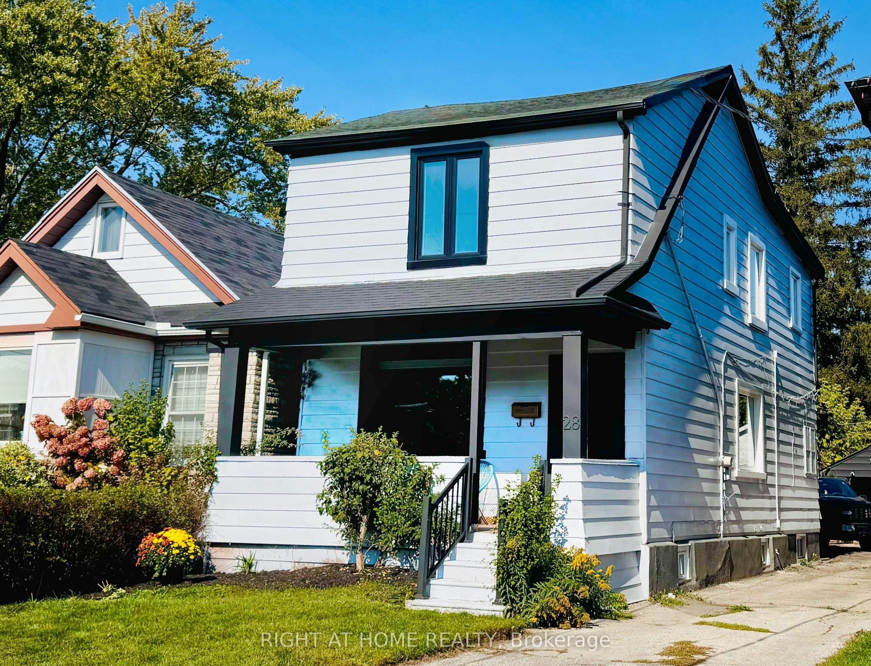 28 Pendeen Avenue, Toronto, ON, M6N 2P3