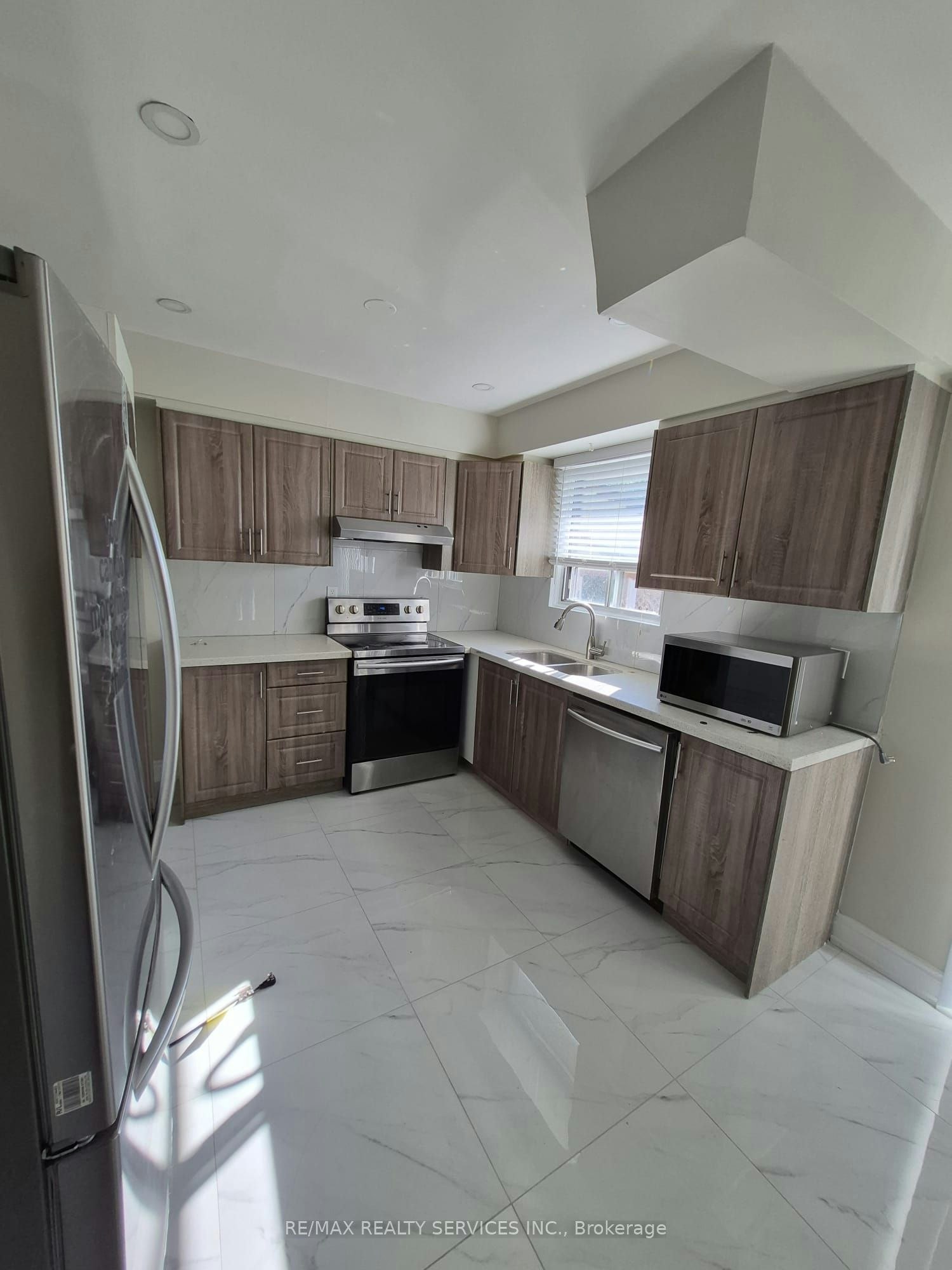 35 Jersey Avenue, Brampton, ON, L6W 1L5 - 5
