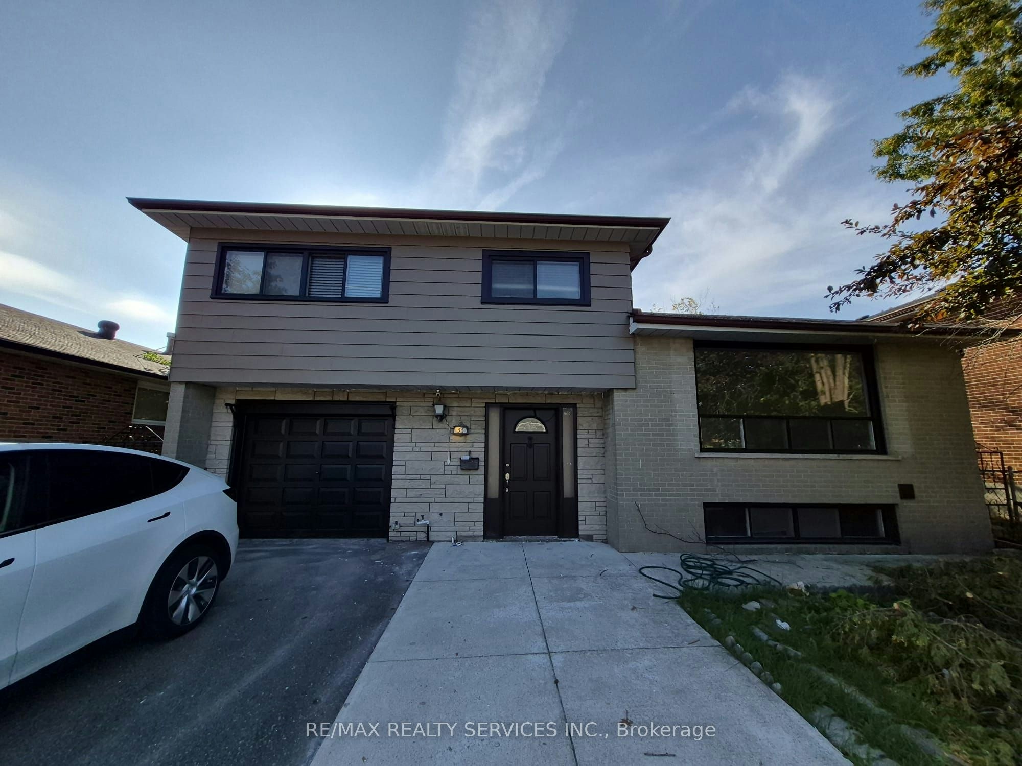 35 Jersey Avenue, Brampton, ON, L6W 1L5 - 2