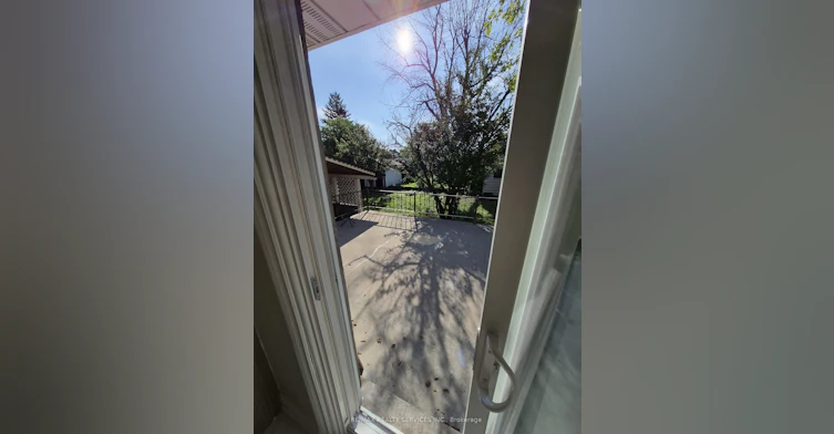 35 Jersey Avenue, Brampton, ON, L6W 1L5 - 12