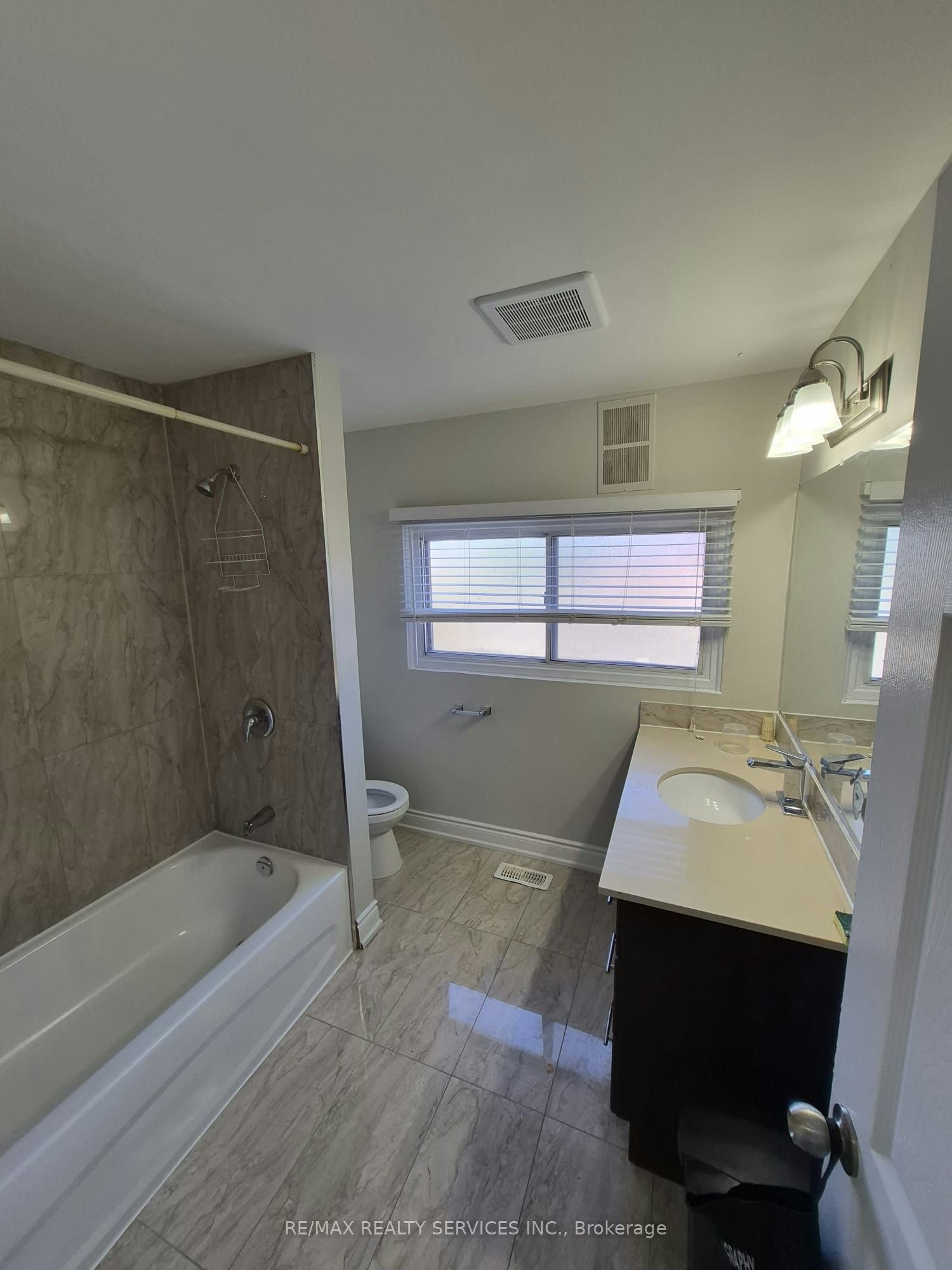 35 Jersey Avenue, Brampton, ON, L6W 1L5 - 9