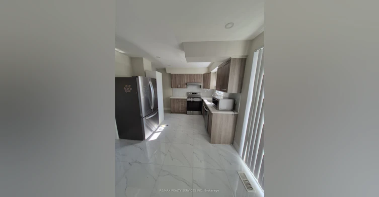 35 Jersey Avenue, Brampton, ON, L6W 1L5 - 4