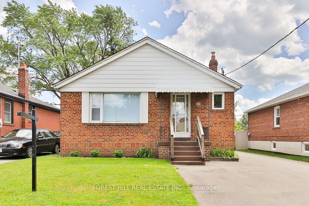 19 Silvercrest Avenue, Toronto, ON, M8W 2S3