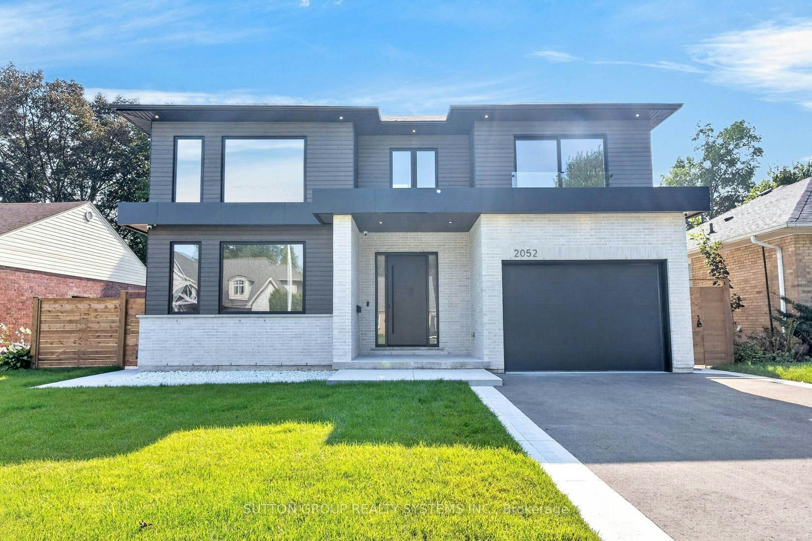 2052 Redan Drive, Mississauga, ON, L4Y 1N8