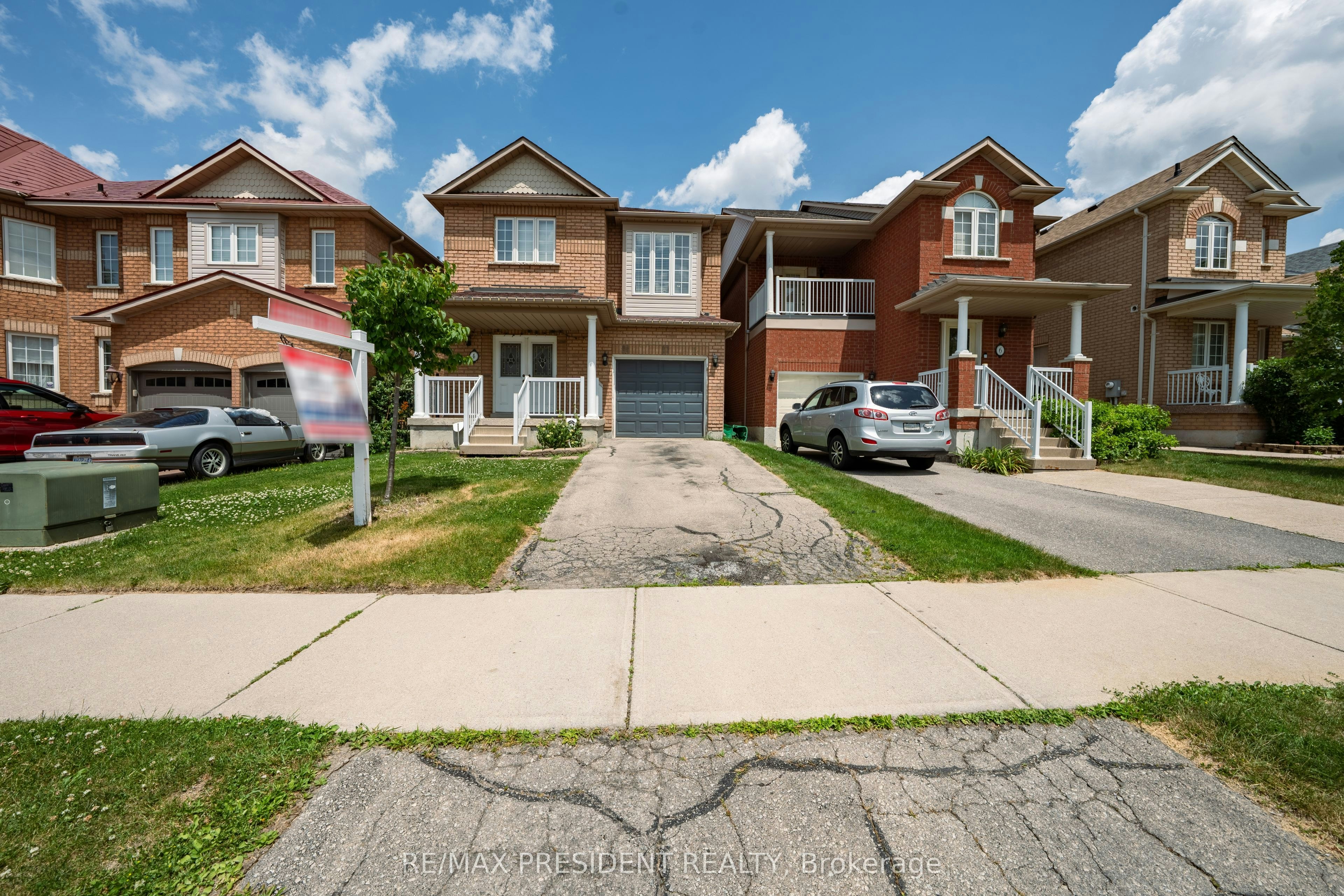 4 Redfinch Way, Brampton, ON, L7A 2B3