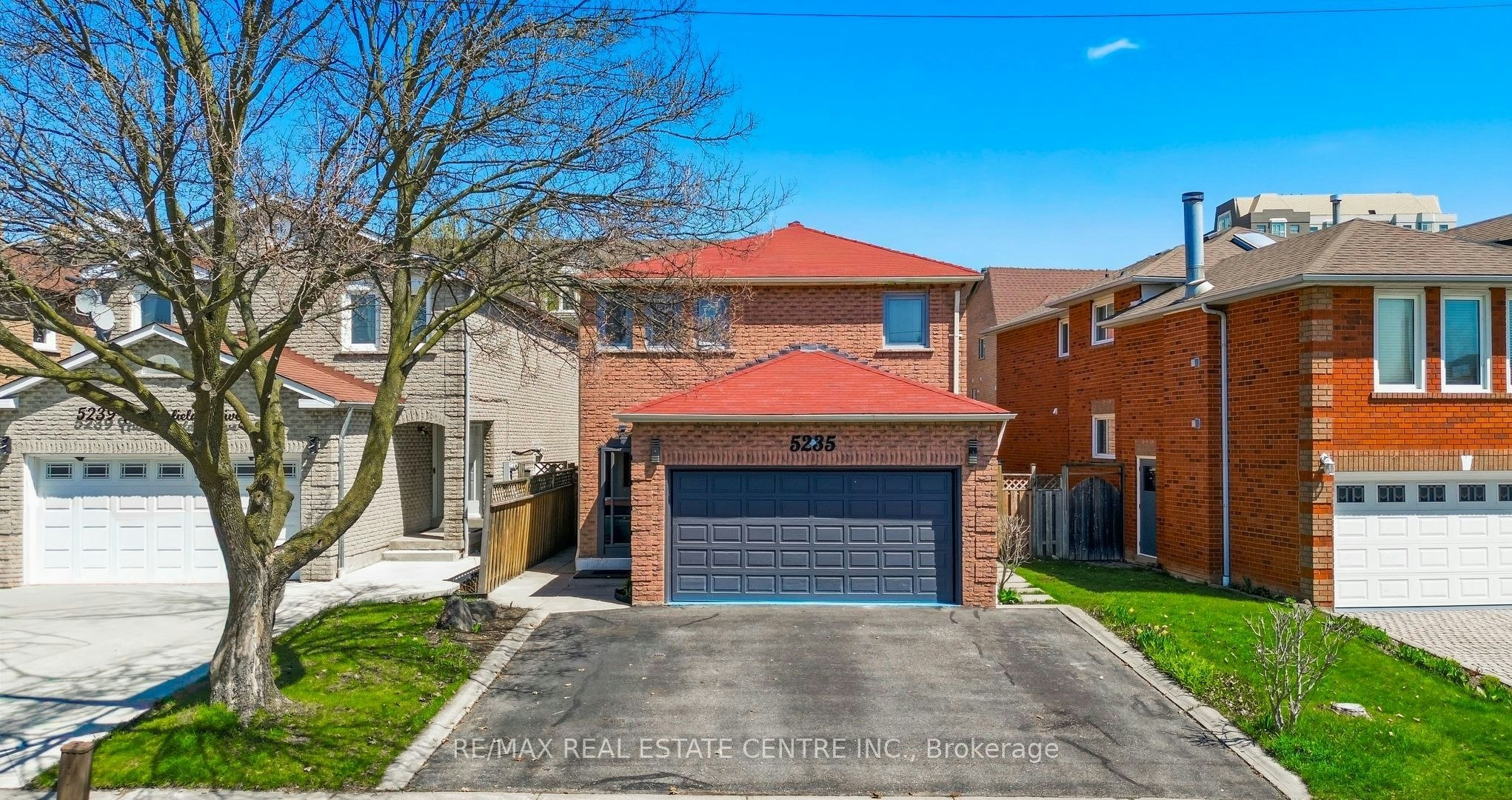 5235 Huntingfield Drive, Mississauga, ON, L5R 2L3