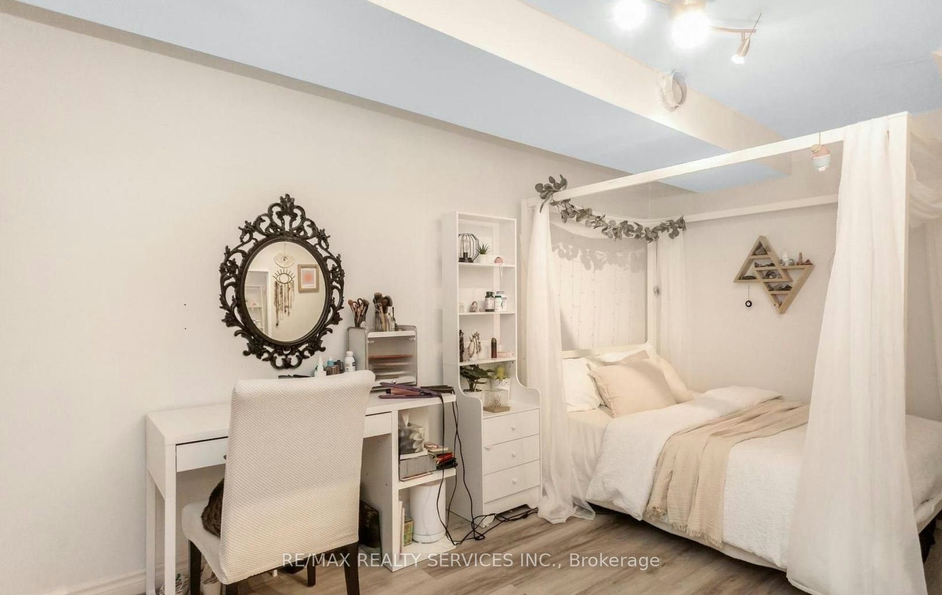 (BSMT)-4161 Goldenrod Crescent, Mississauga, ON, L5V 3C1 - 3