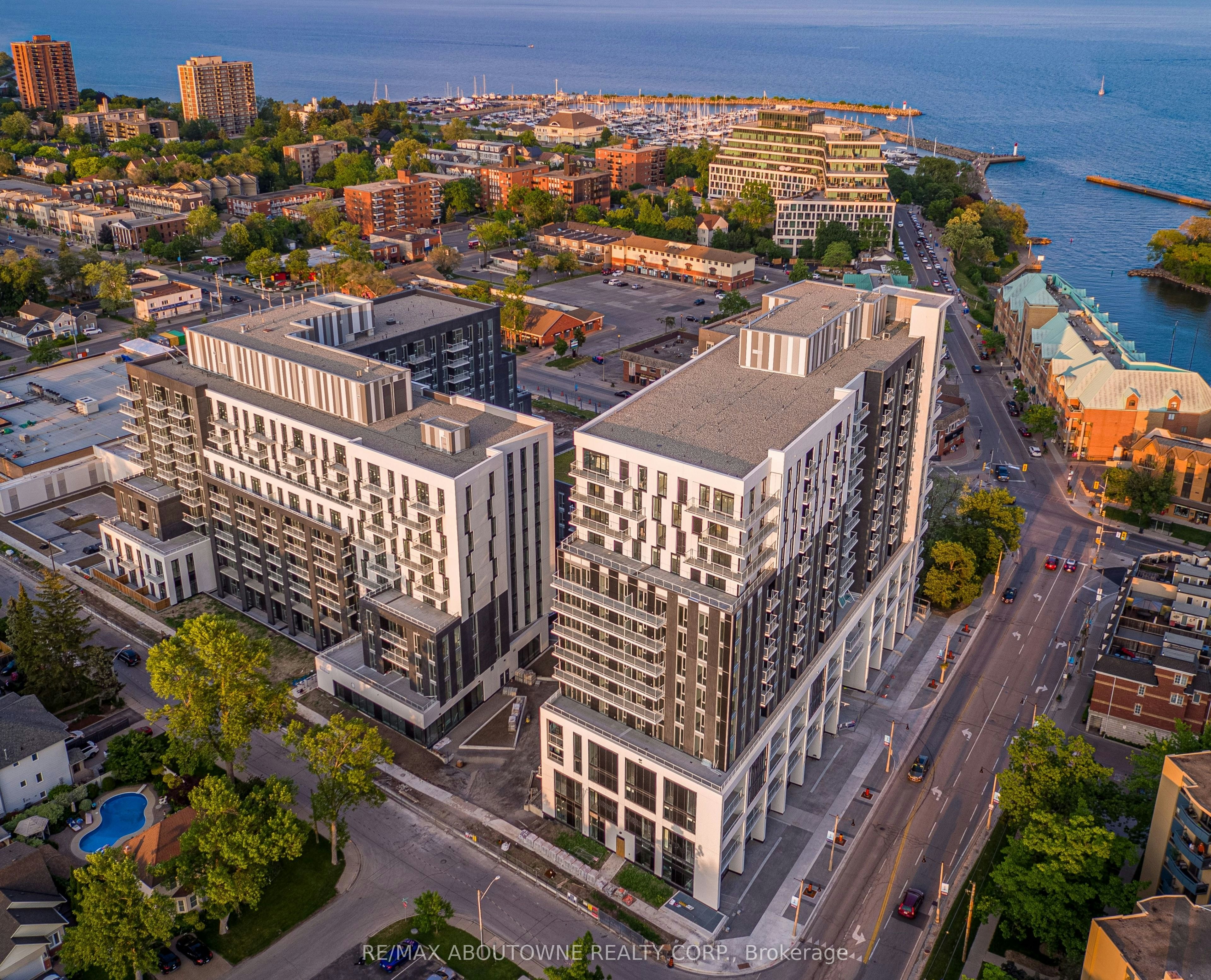 B0416-133 Bronte Road, Oakville, ON, L6L 3C1 - 2