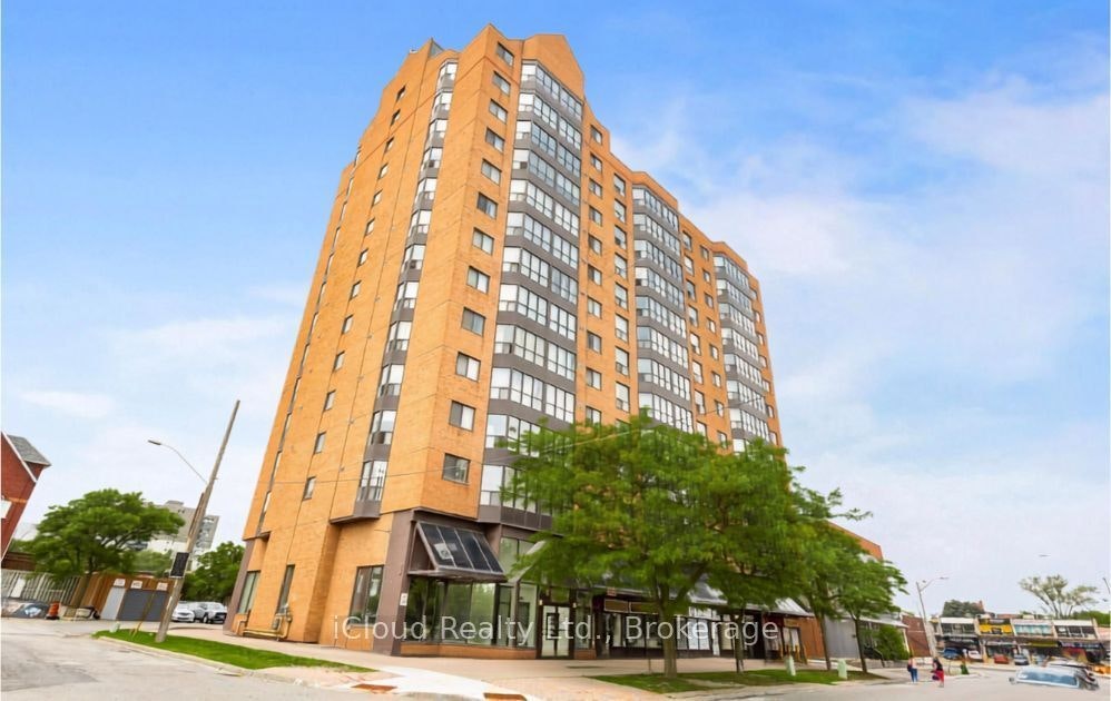 Cy02-25 Agnes Street, Mississauga, ON, L5B 3X7