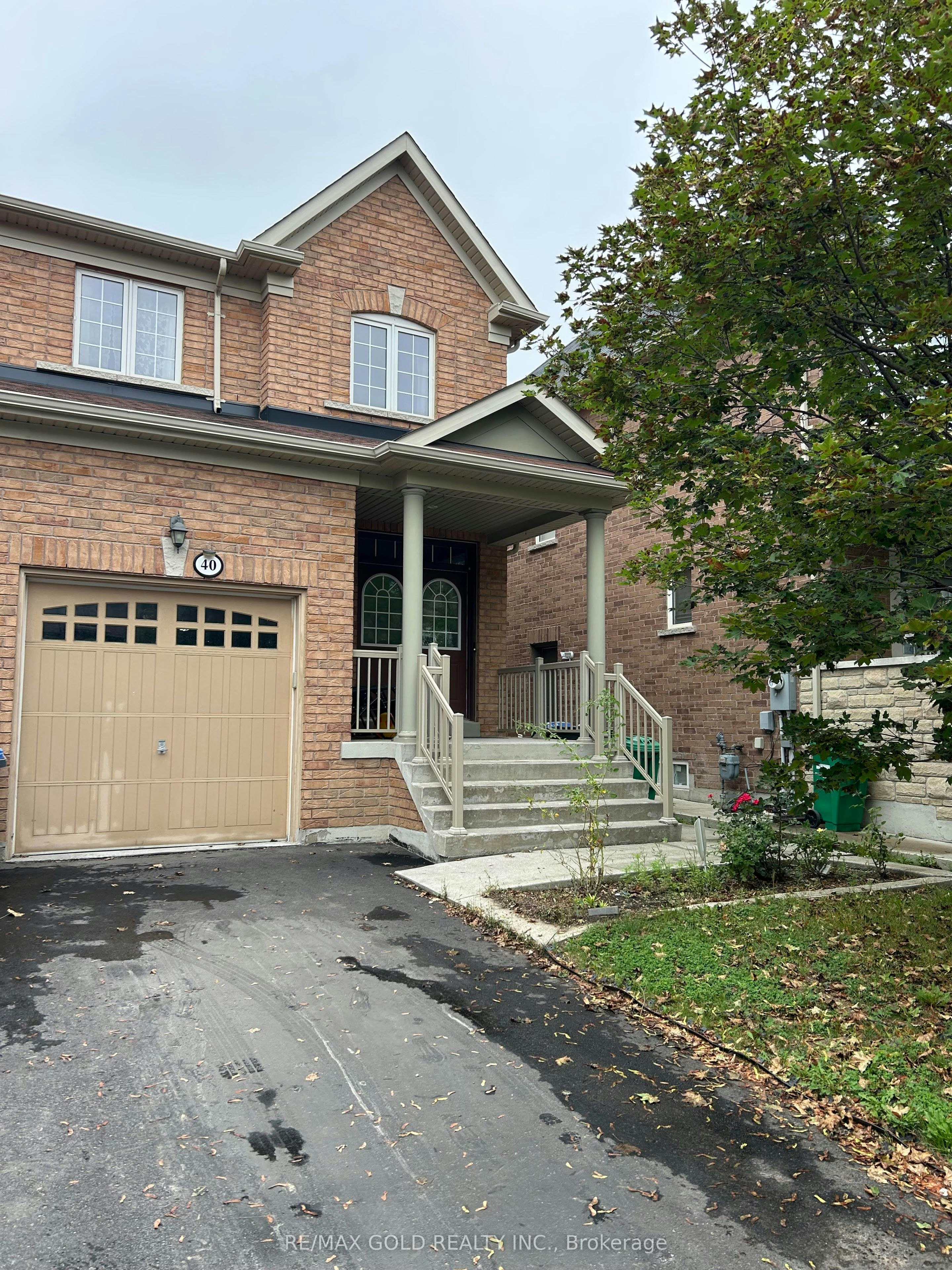 40 Loftsmoor Drive, Brampton, ON, L6R 3R7