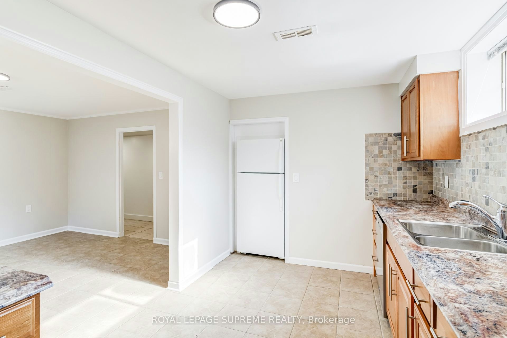 Bsmt-5 Paramount Court, Toronto, ON, M6M 2L3 - 12