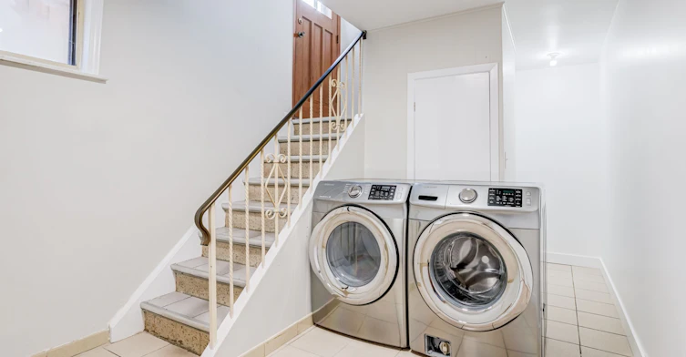 Bsmt-5 Paramount Court, Toronto, ON, M6M 2L3 - 4